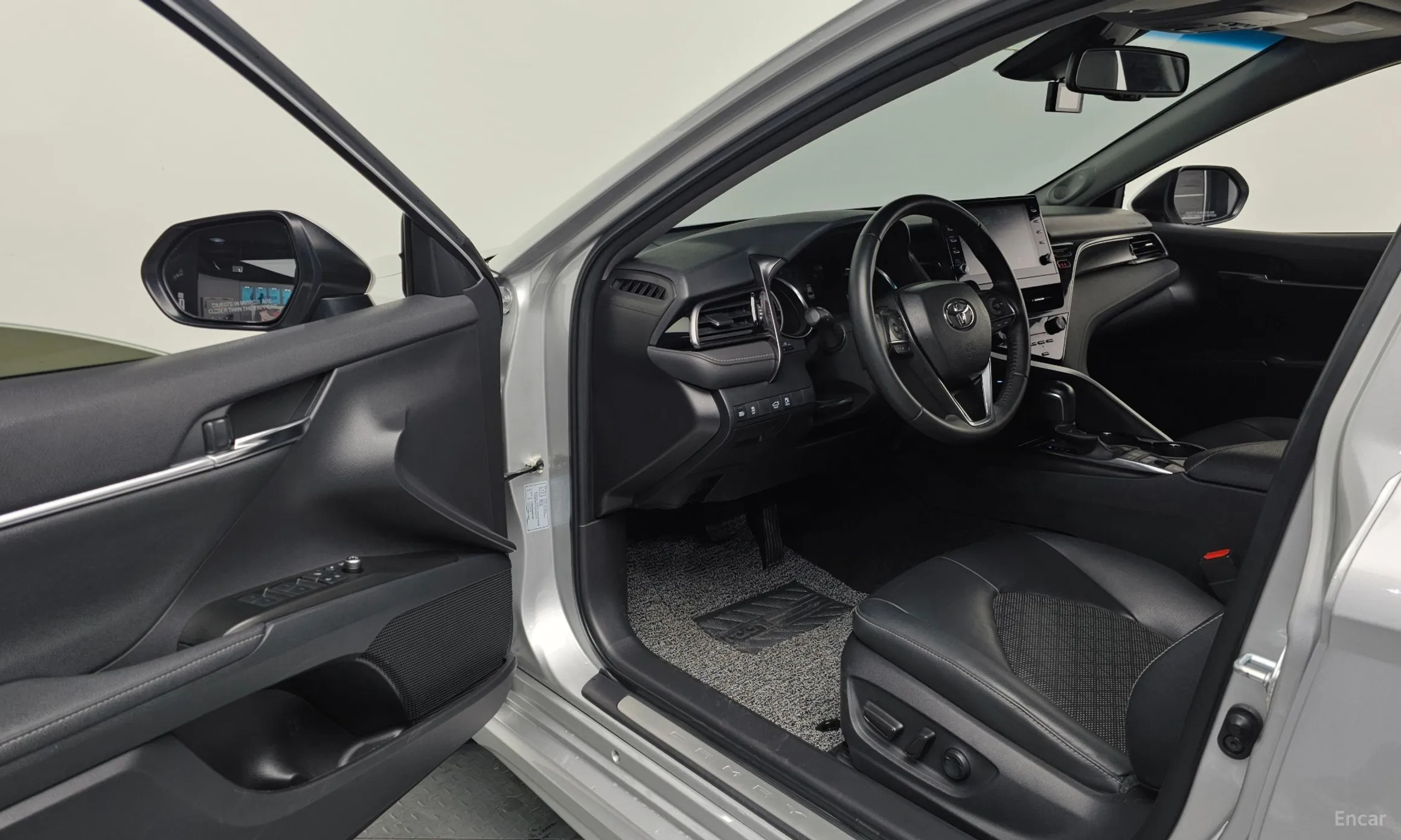 Toyota Camry (XV70) превью 10