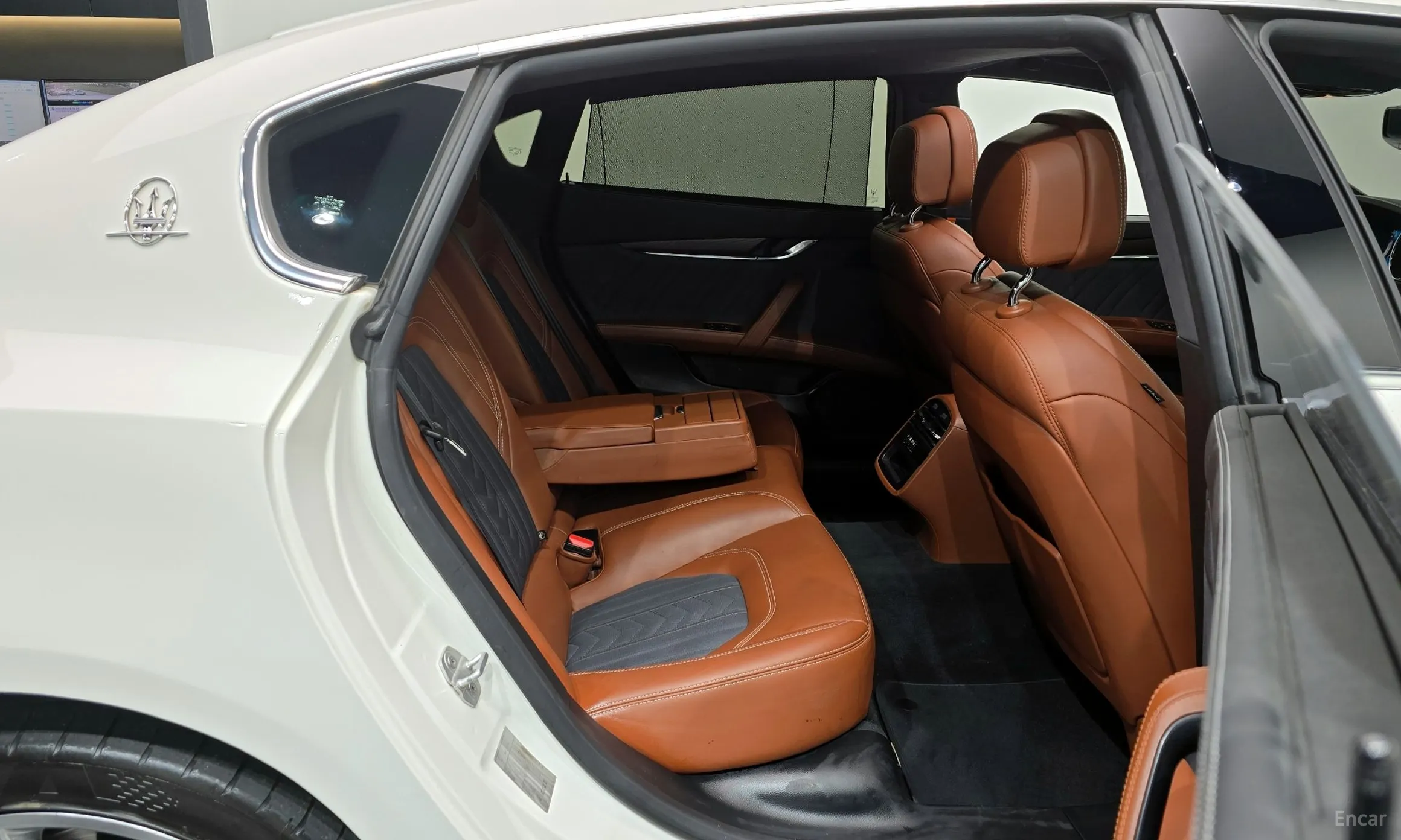 Maserati Quattroporte превью 12