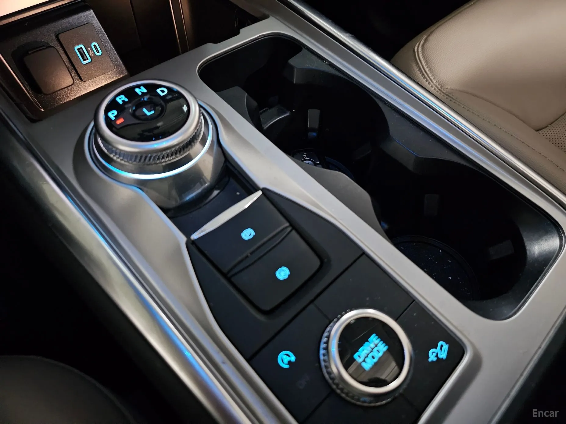 Ford Explorer 6th Generation превью 11