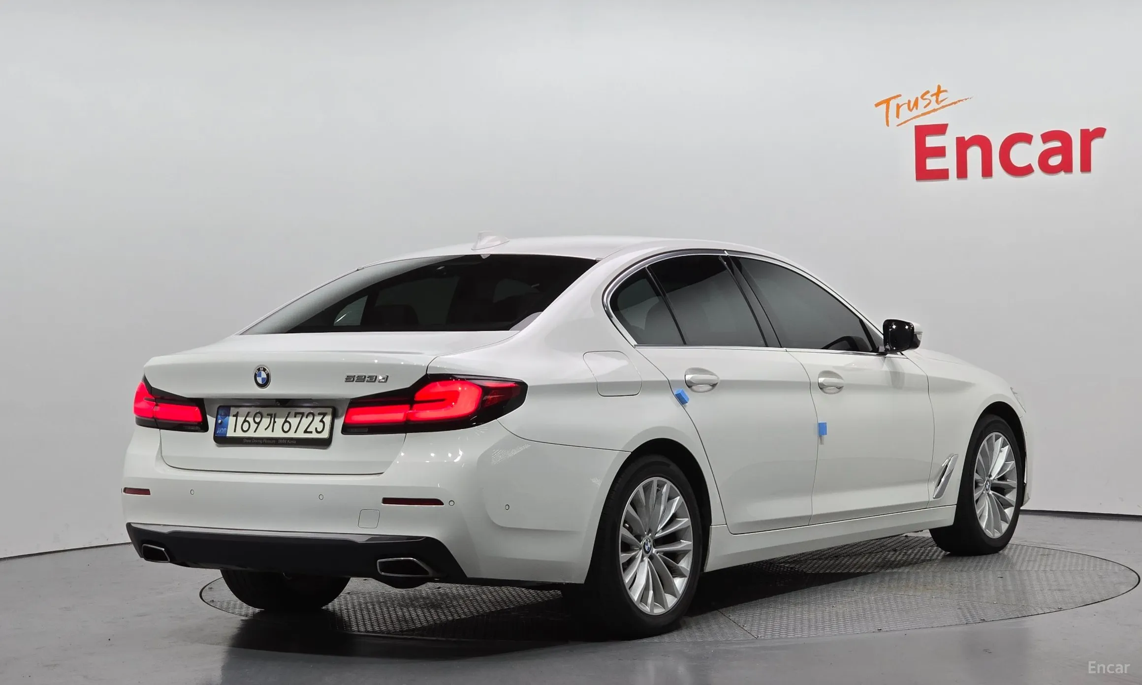 BMW 5 Series (G30) превью 2
