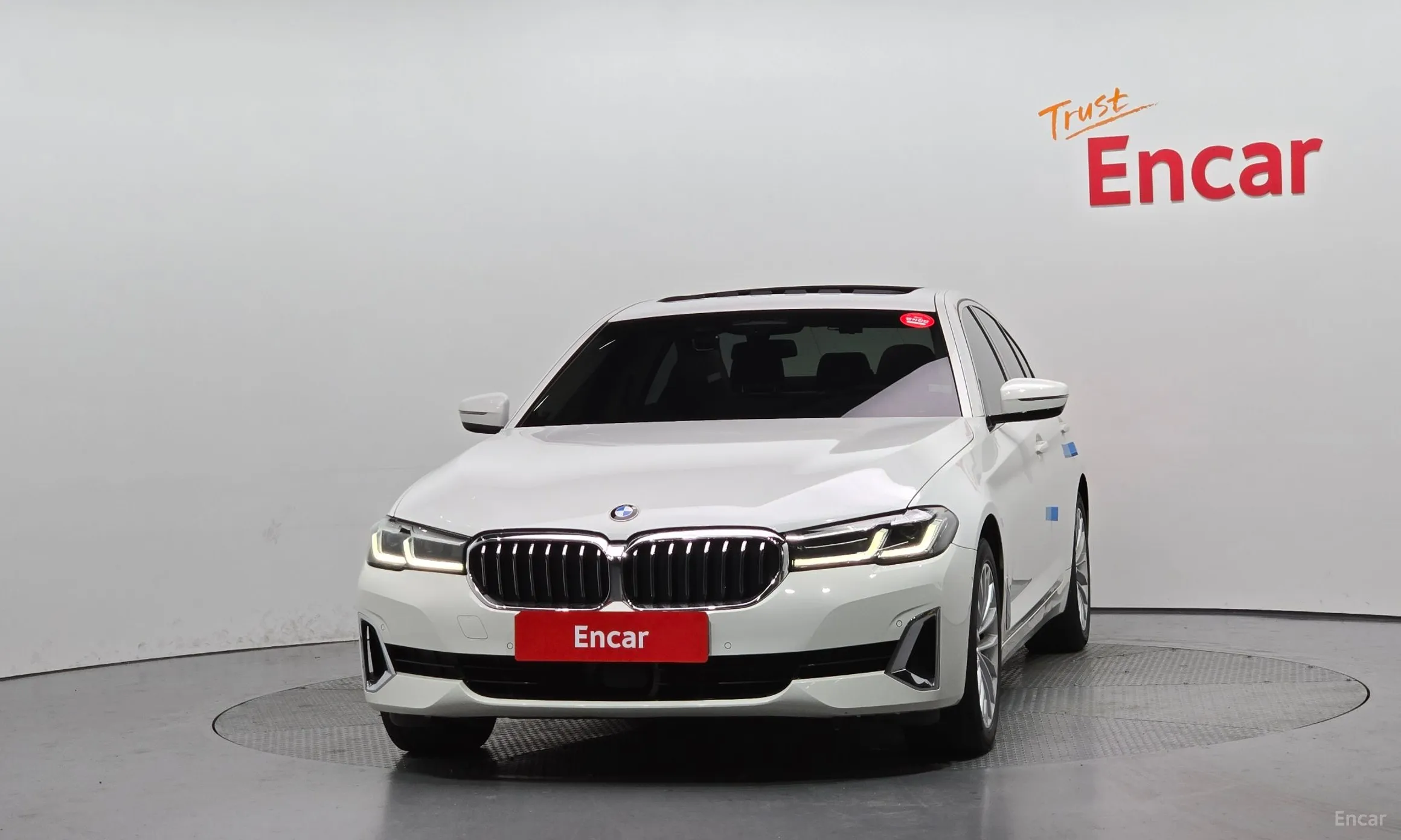 BMW 5 Series (G30) превью 3