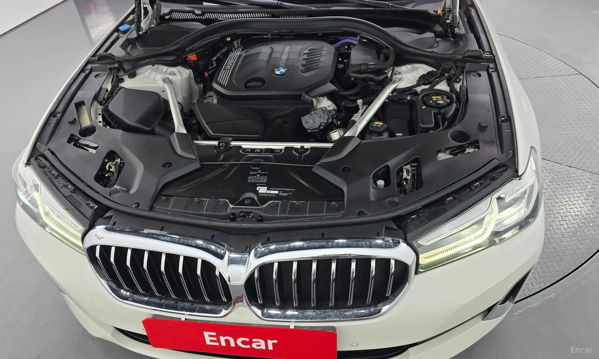 BMW 5 Series (G30) превью 6