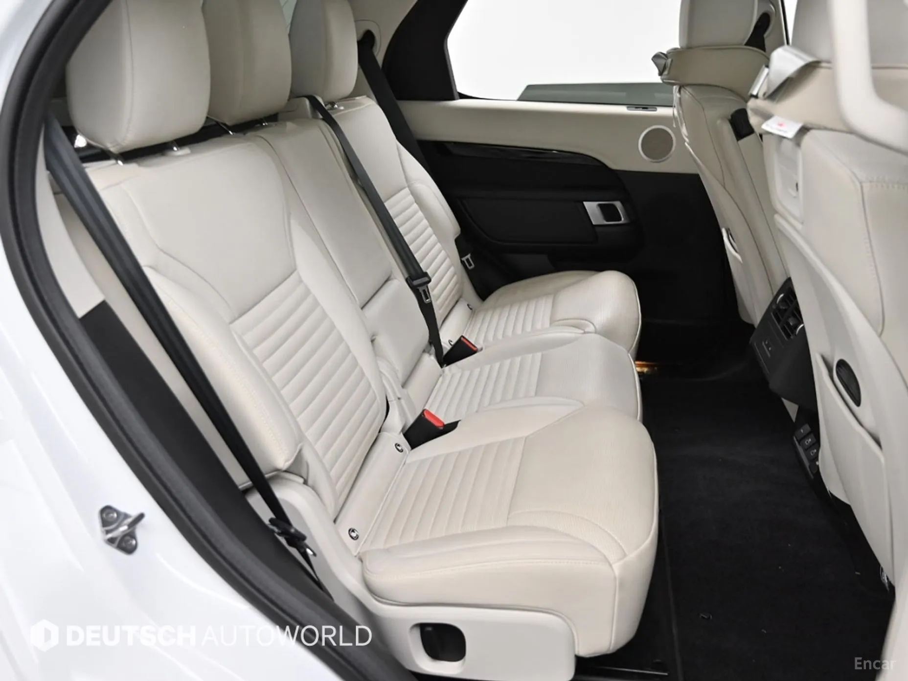 Land Rover Discovery 5 превью 12