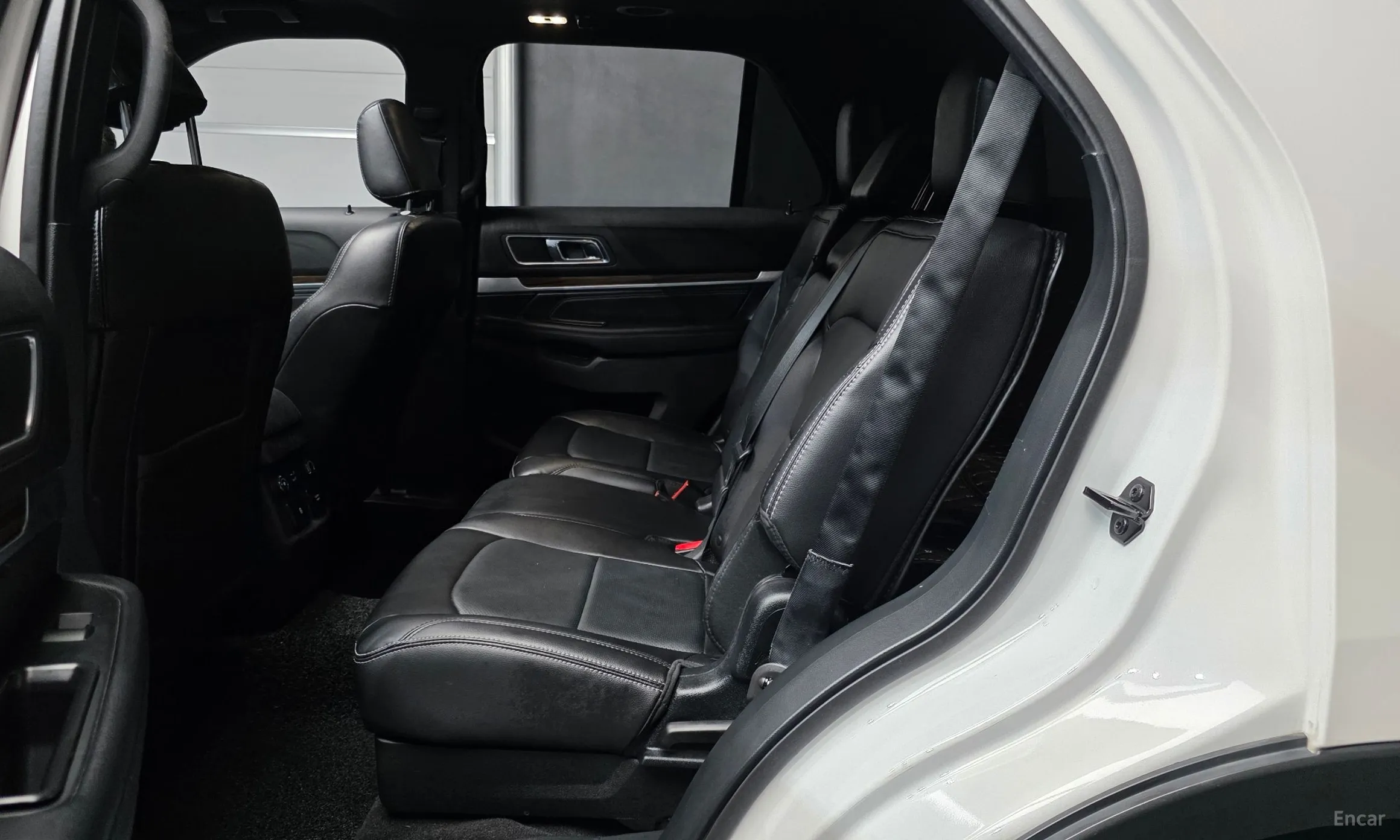 Ford Explorer превью 12