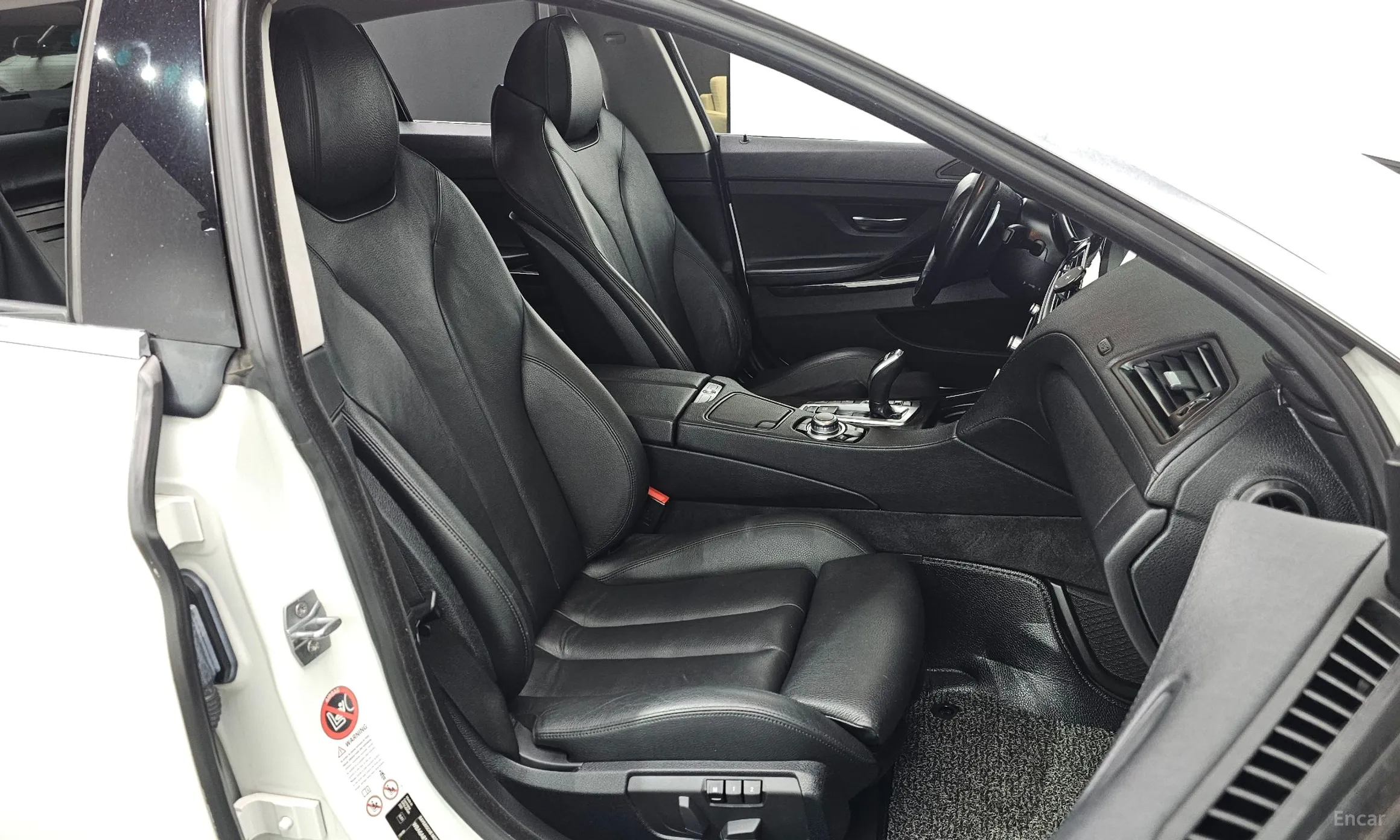 BMW 6 Series (F12) превью 10