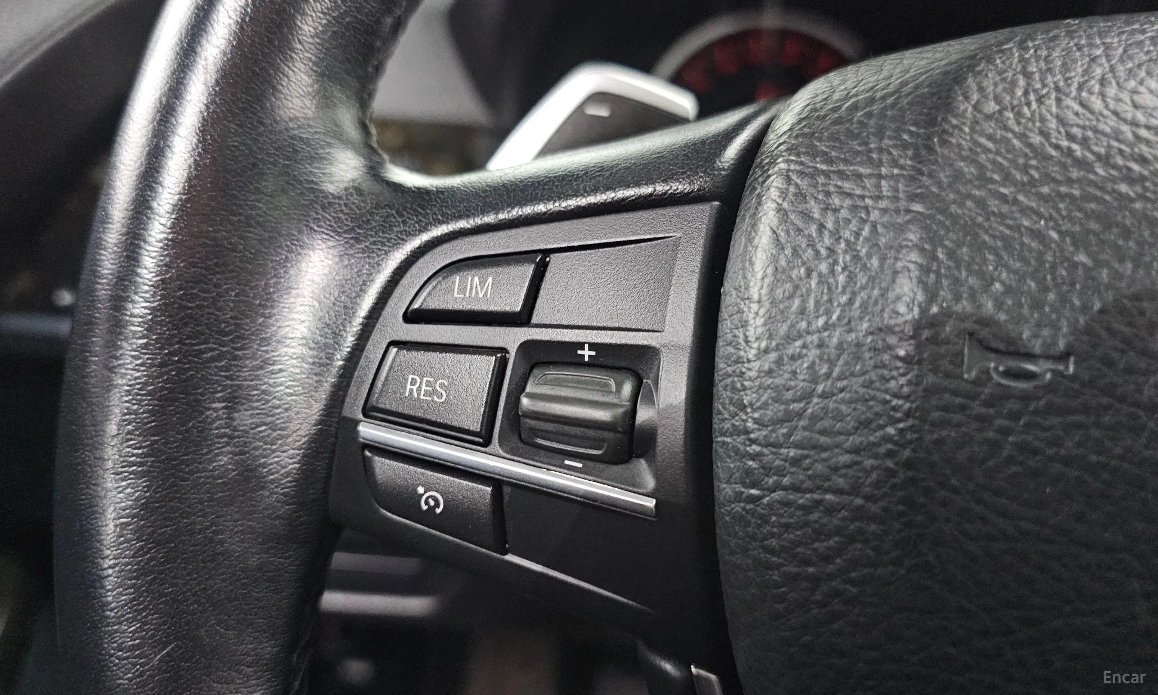 BMW 6 Series (F12) превью 18