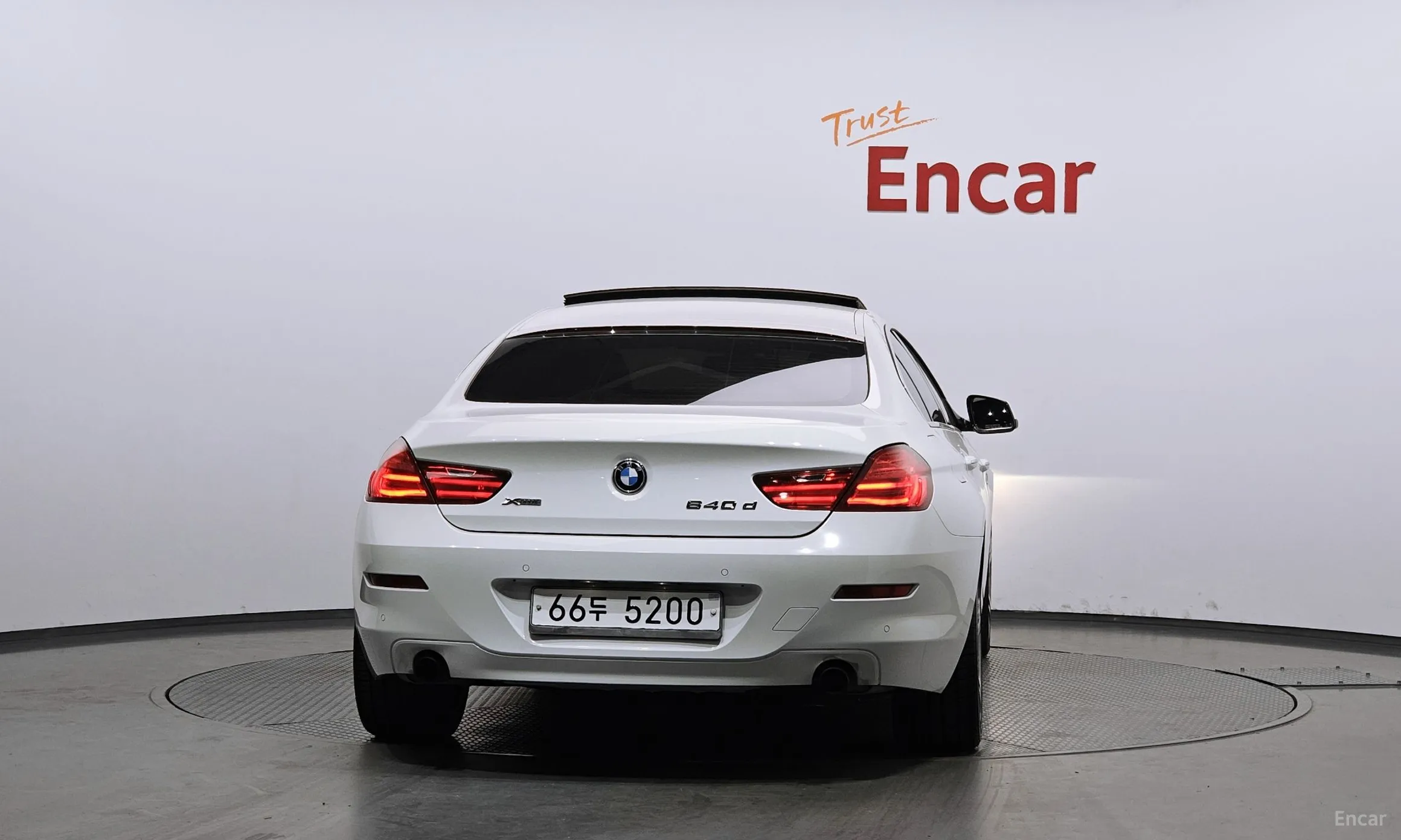 BMW 6 Series (F12) превью 4
