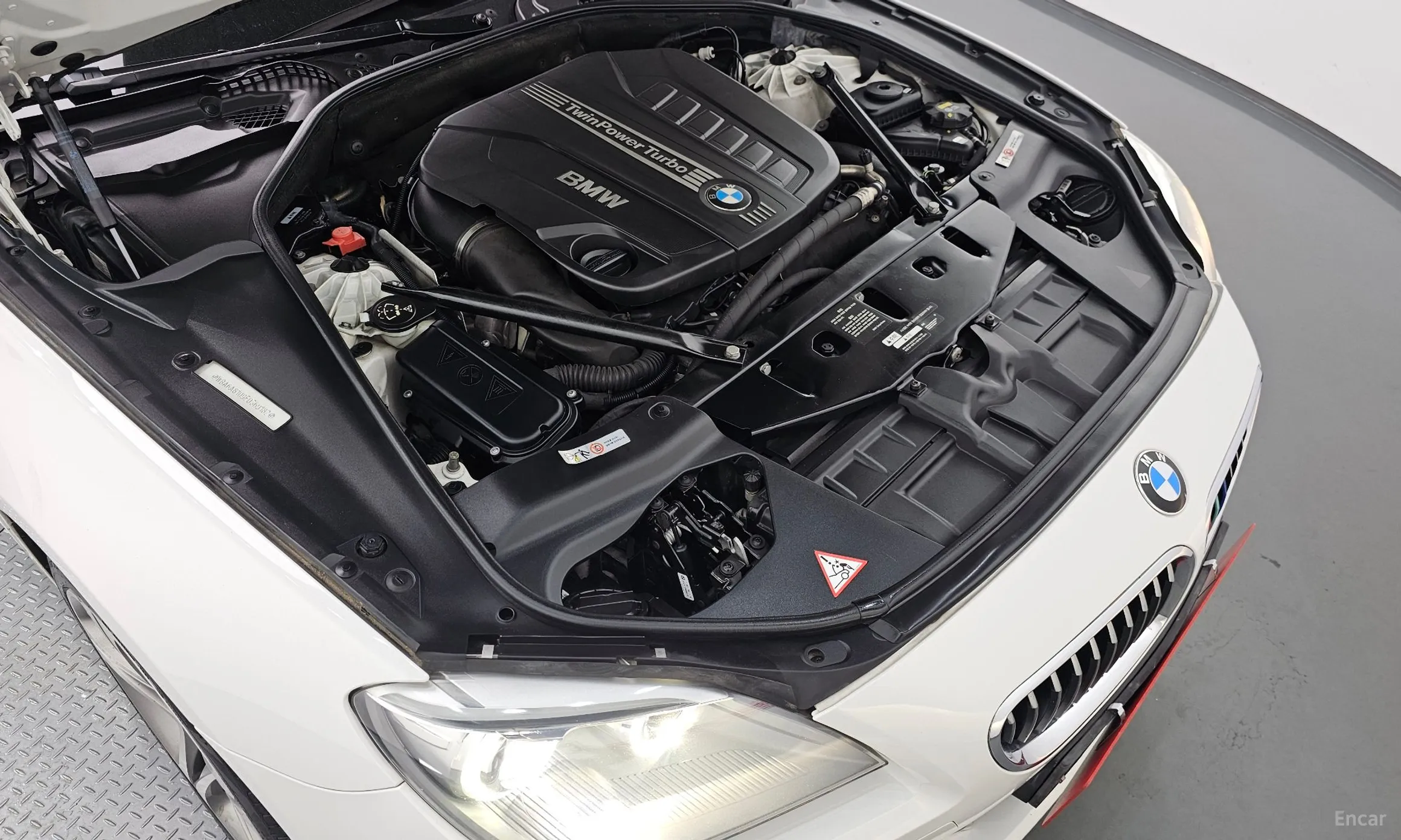 BMW 6 Series (F12) превью 6