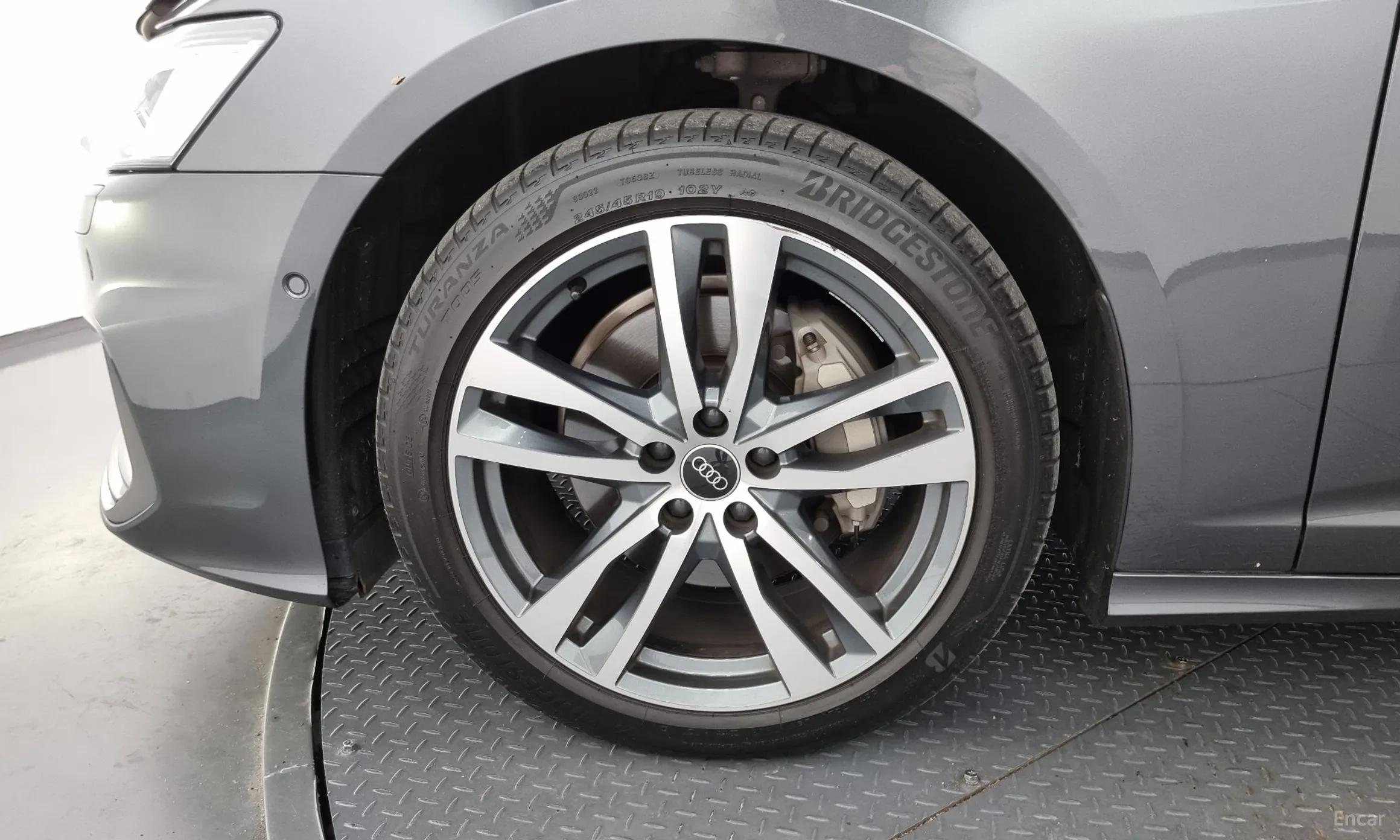 Audi A6 (C8) превью 5