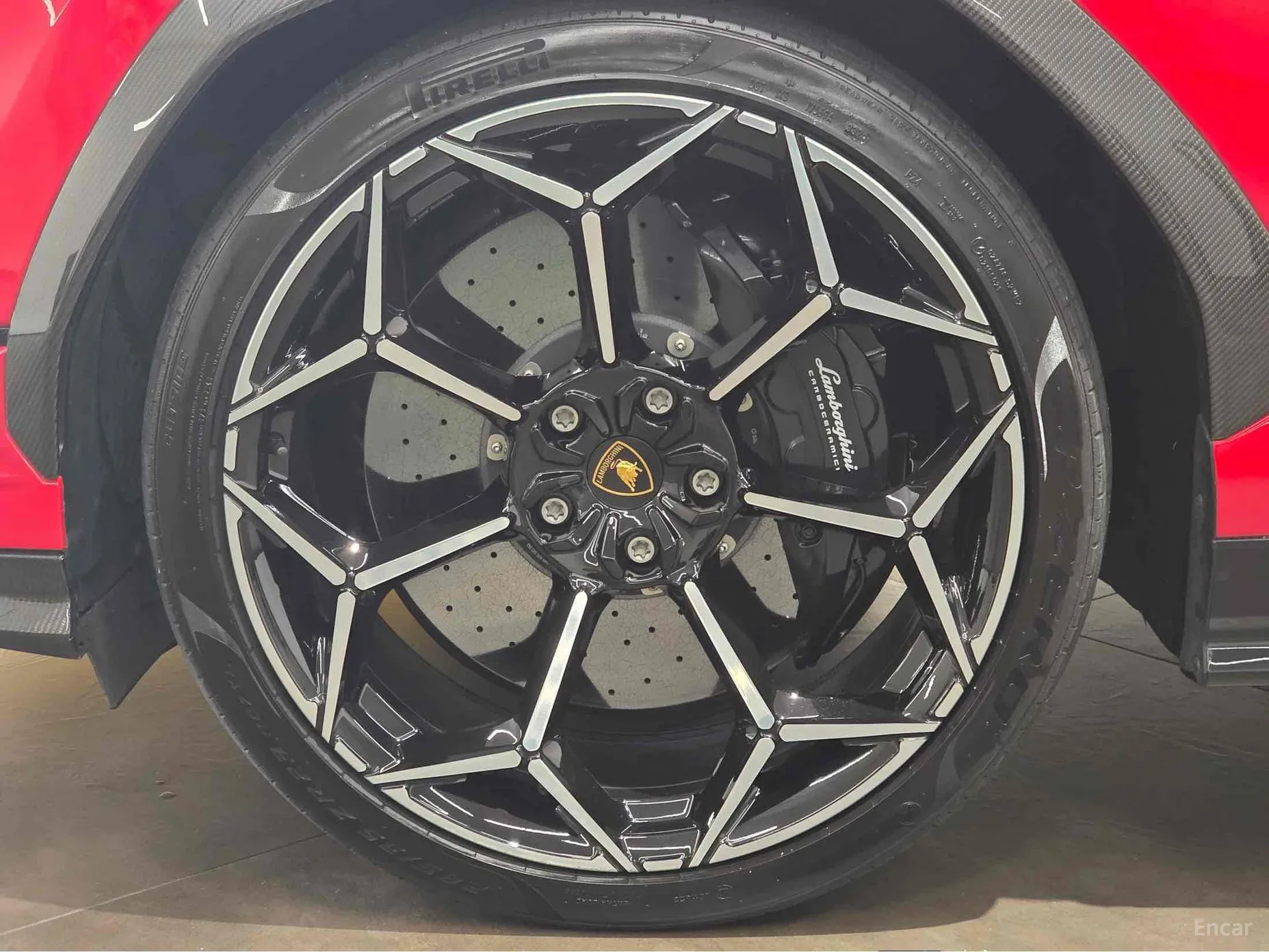 Lamborghini Urus превью 10