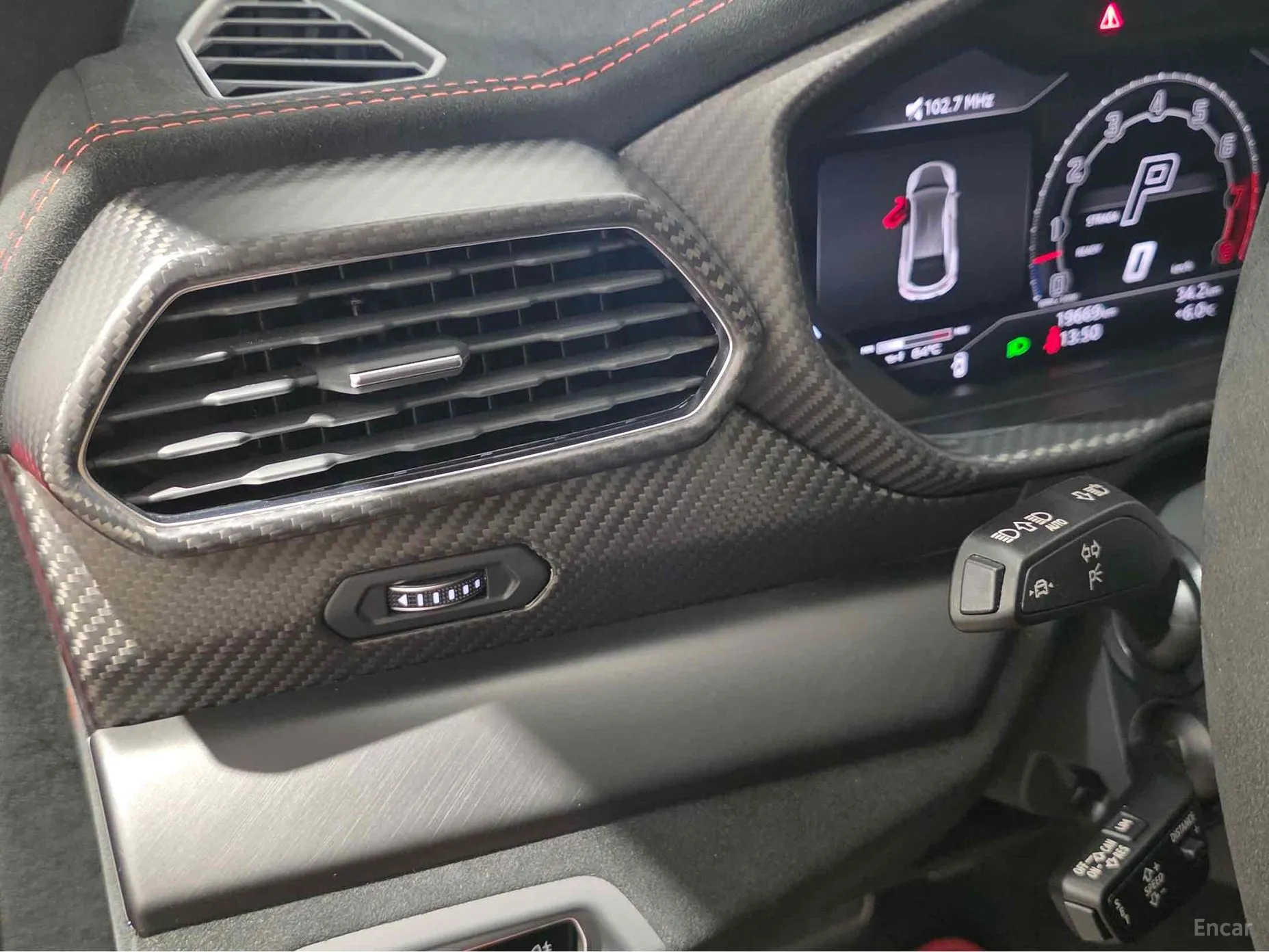 Lamborghini Urus превью 17