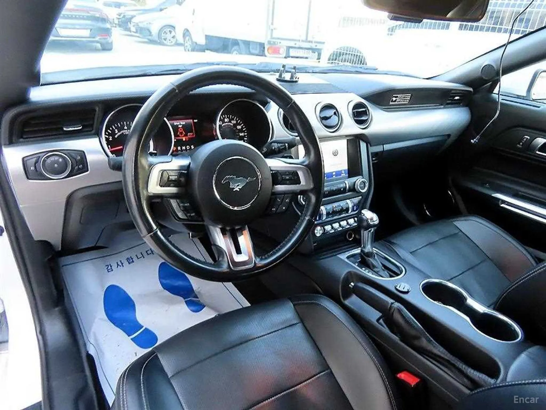 Ford Mustang превью 12