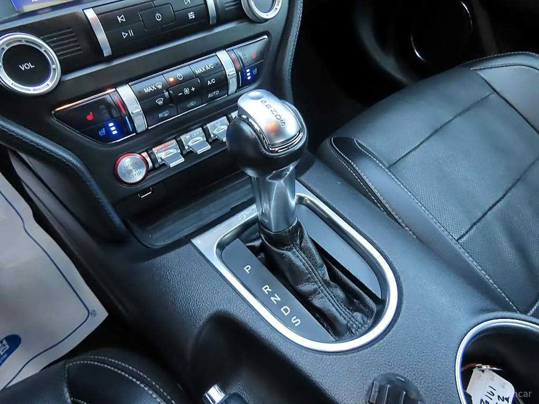 Ford Mustang превью 15