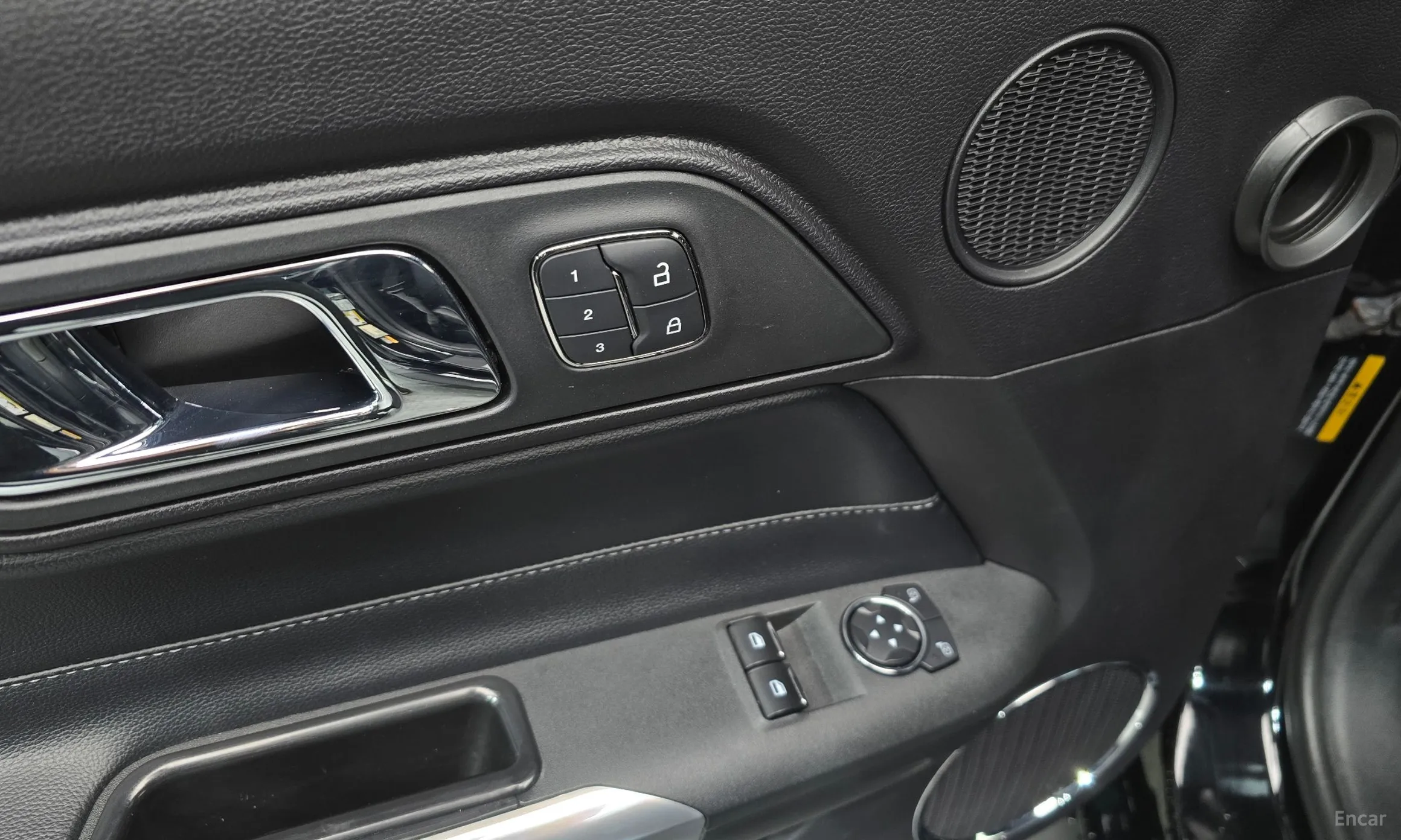 Ford Mustang превью 18
