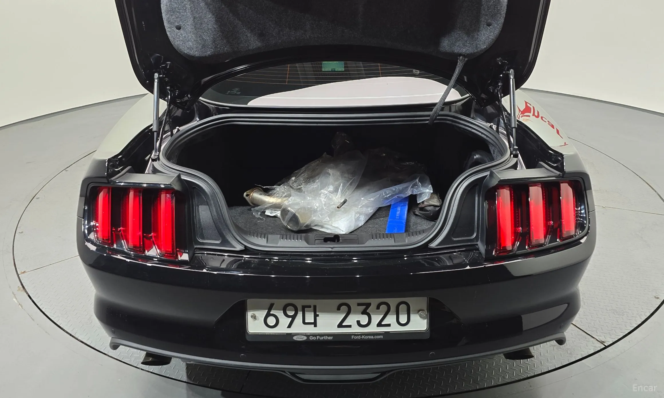 Ford Mustang превью 20