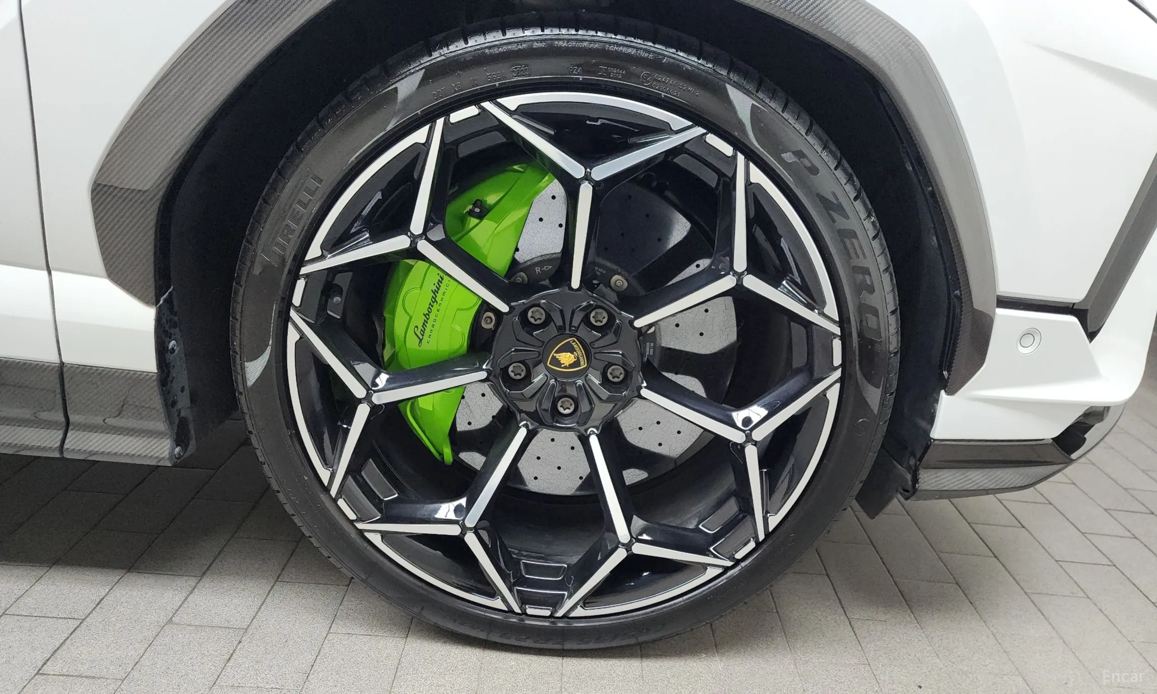 Lamborghini Urus превью 5