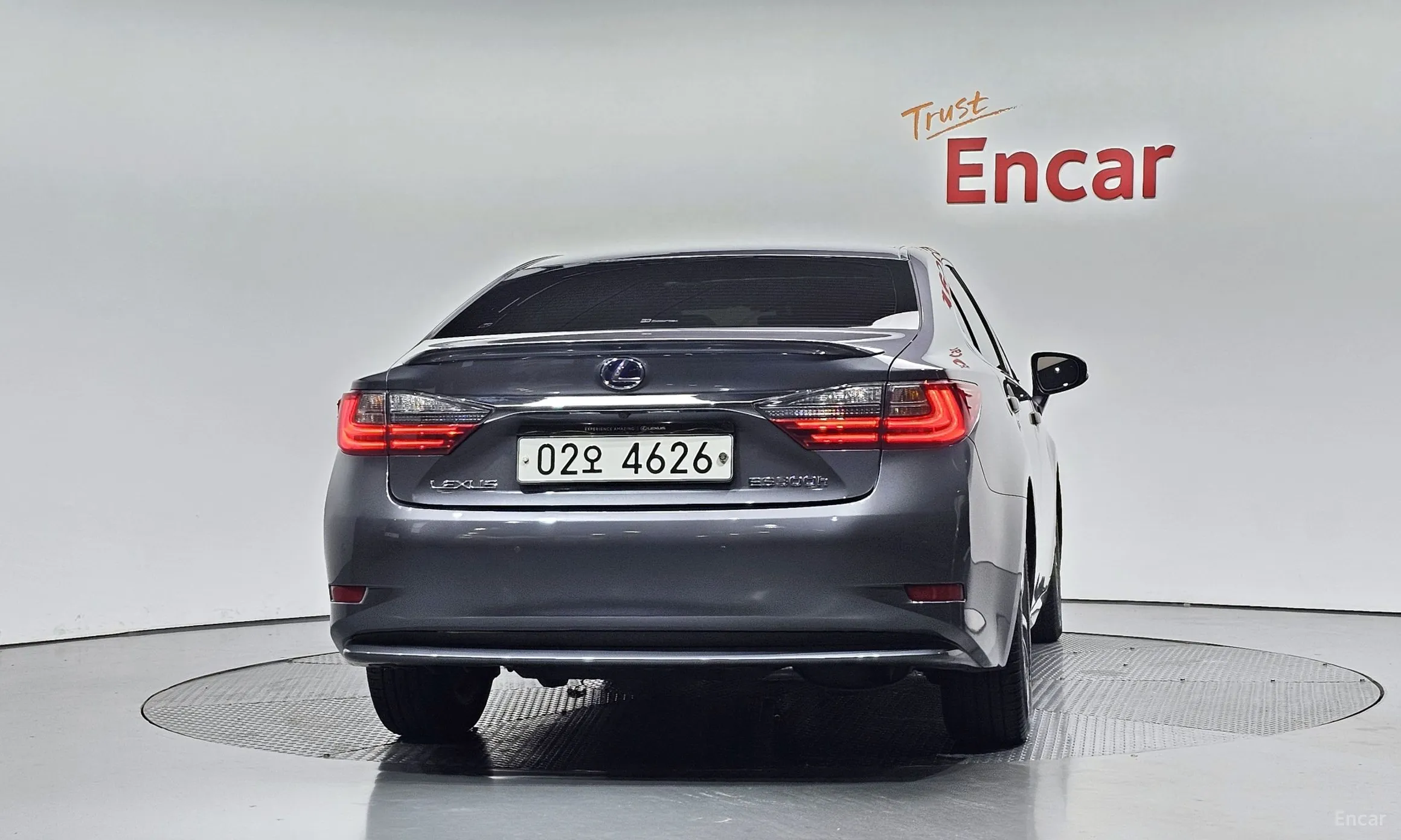 Lexus New ES300h превью 4