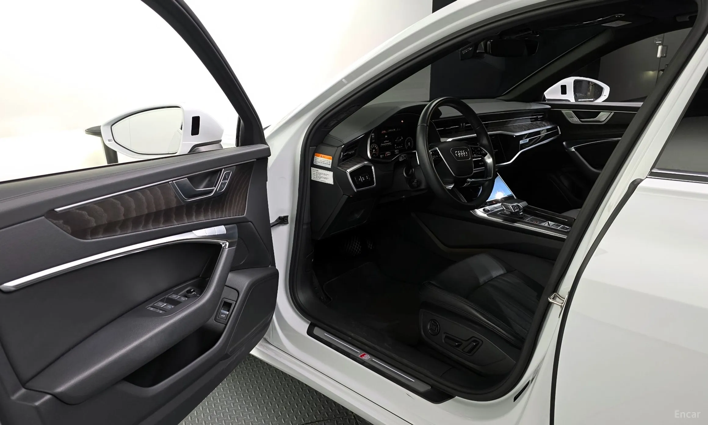 Audi A6 (C8) превью 10