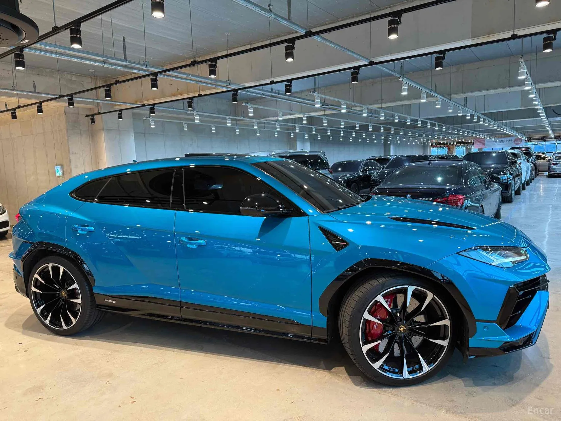 Lamborghini Urus превью 3