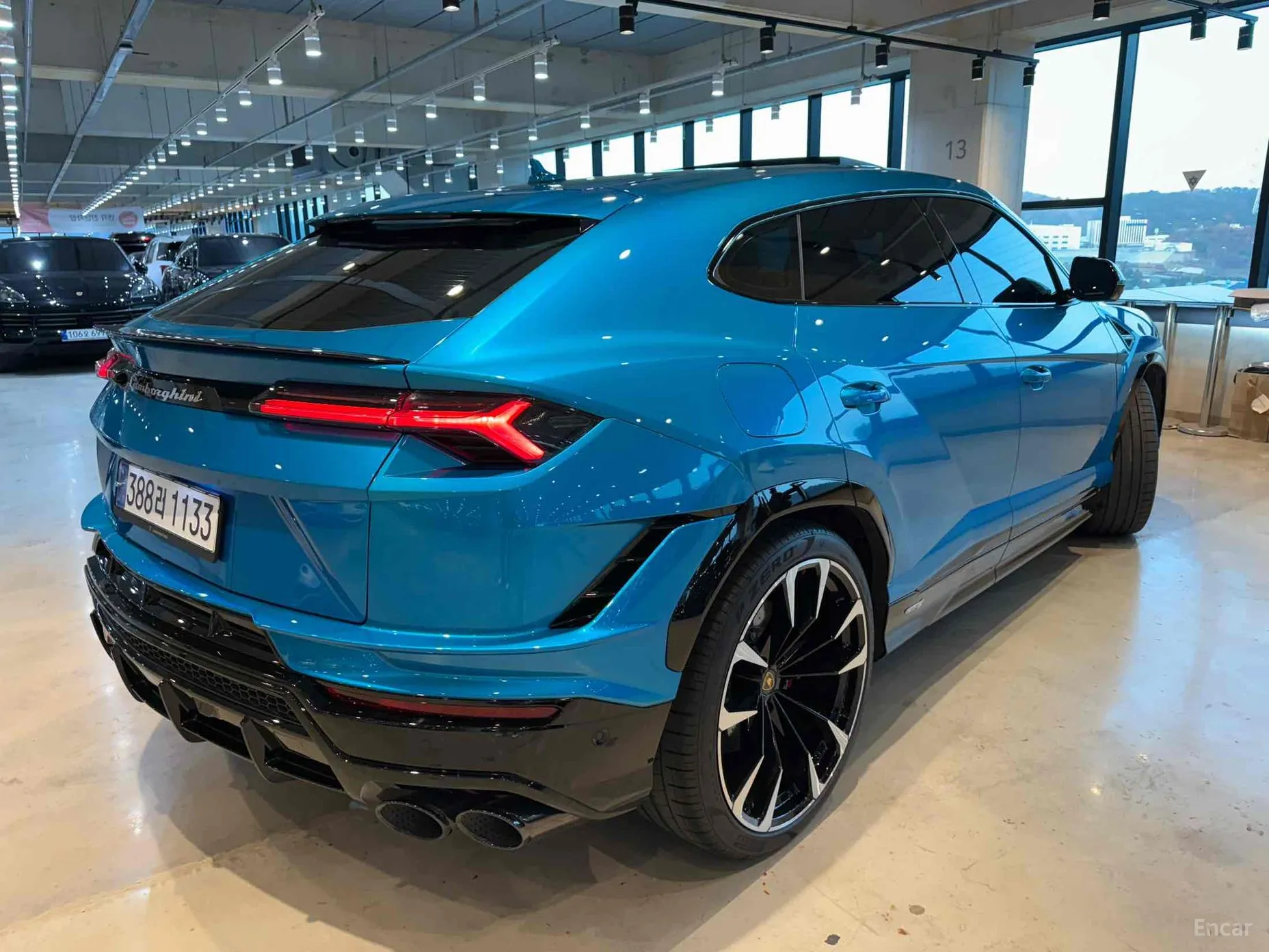 Lamborghini Urus превью 4