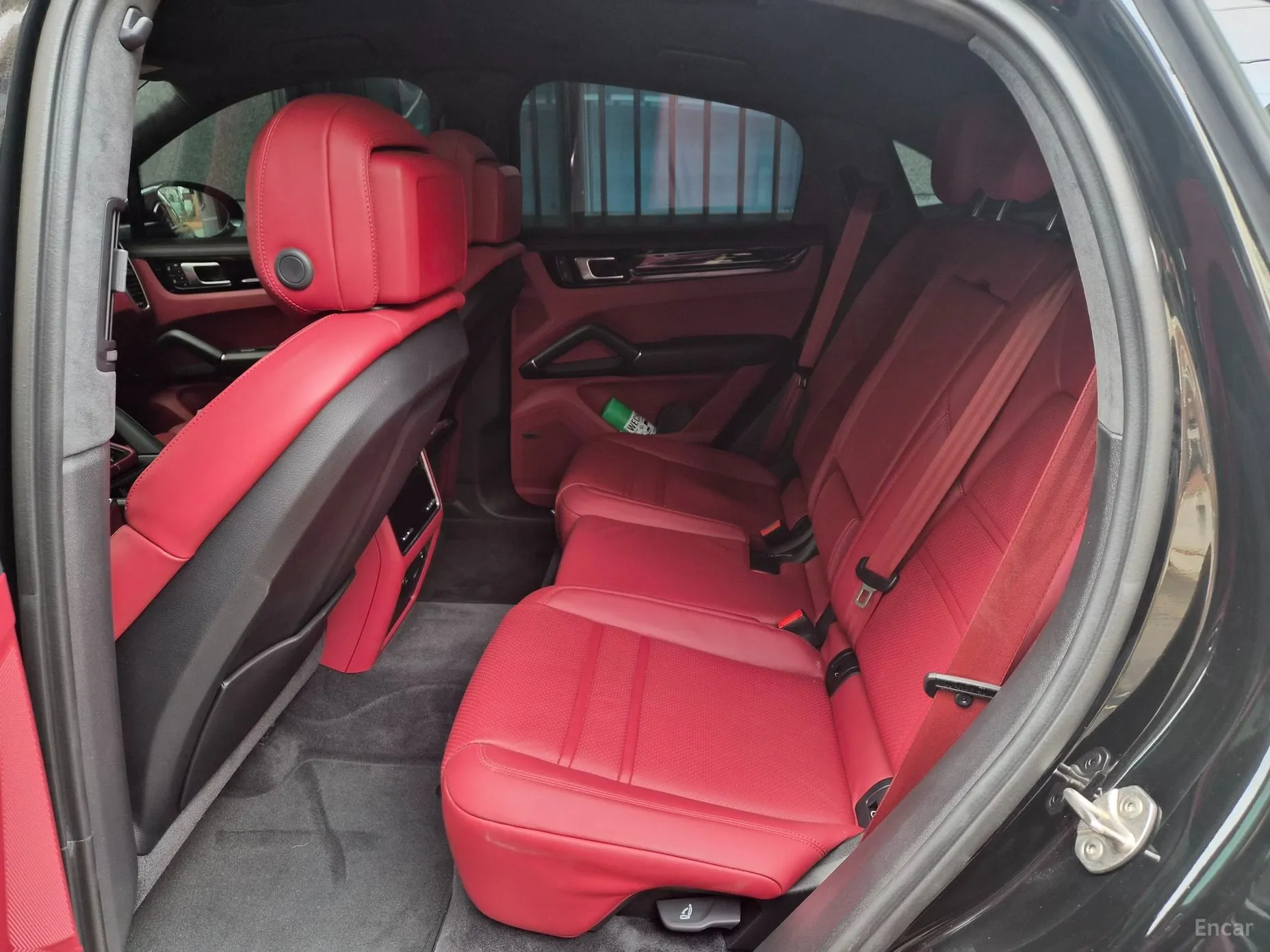 Porsche Cayenne (PO536) превью 16