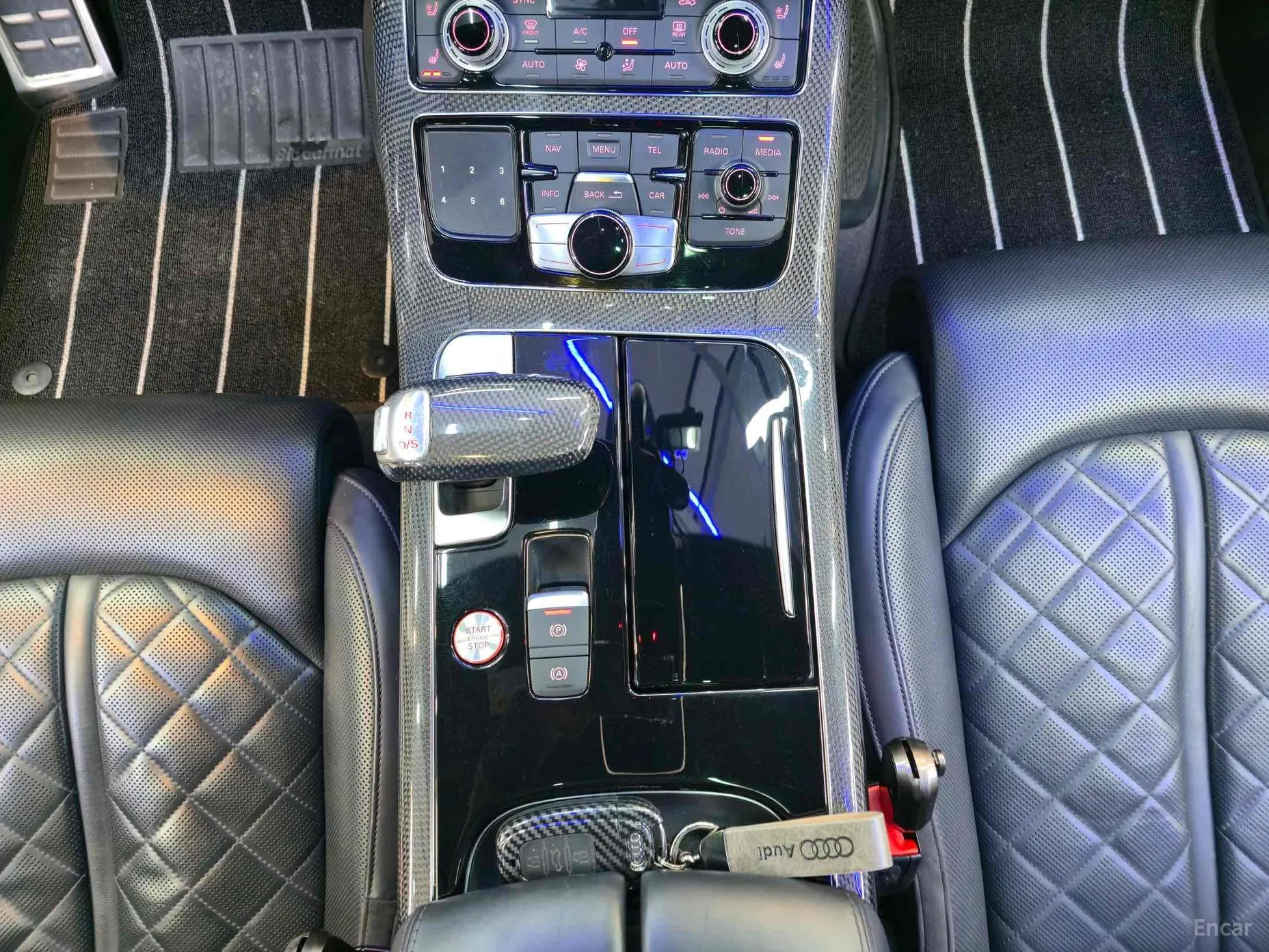 Audi S8 превью 10