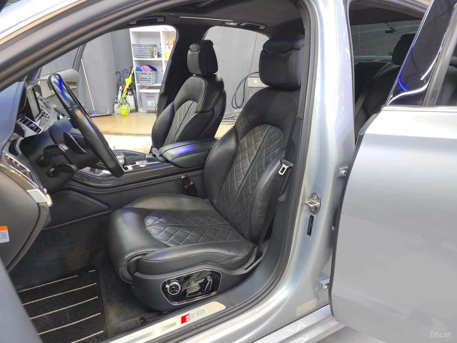 Audi S8 превью 16
