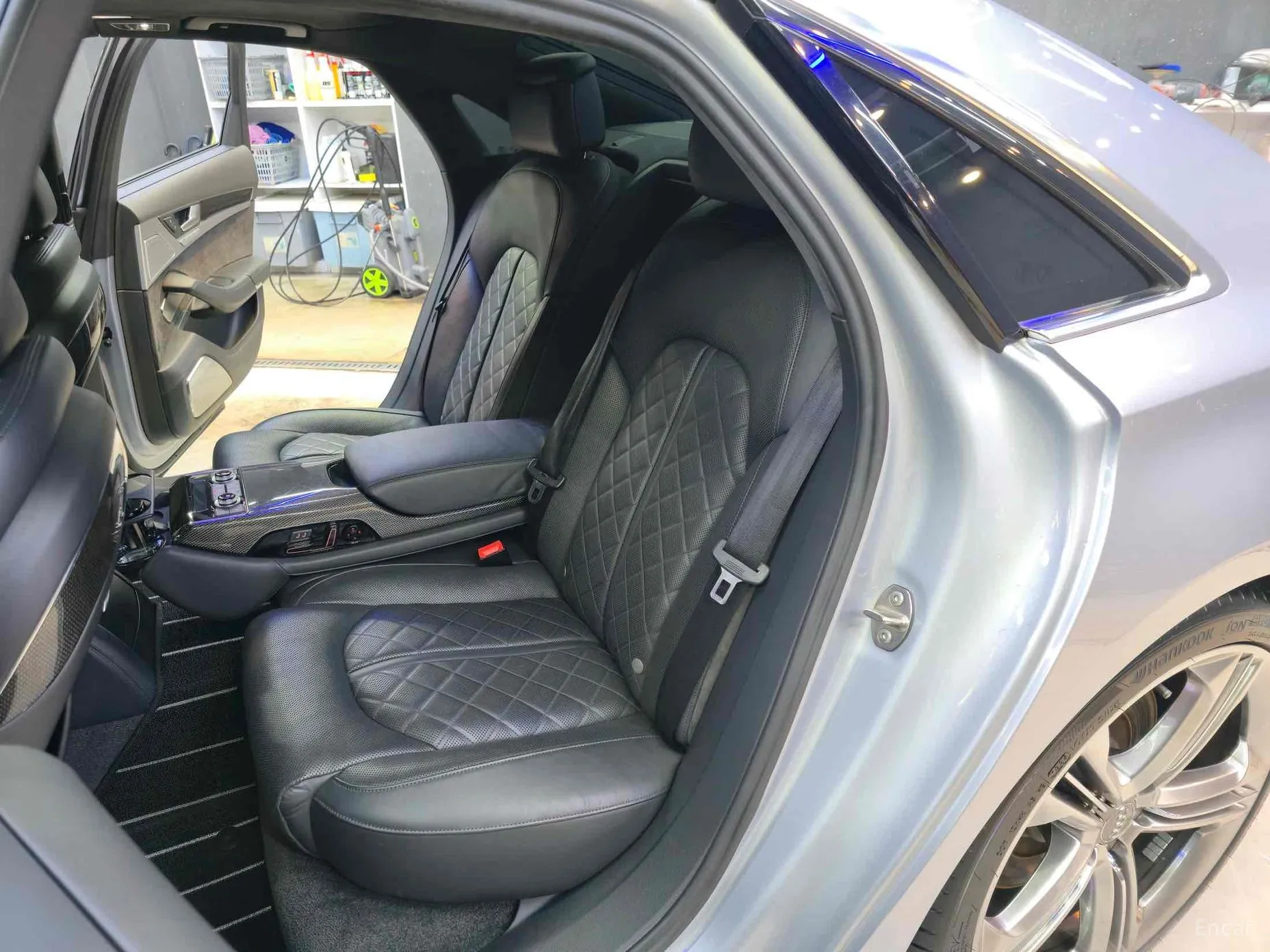 Audi S8 превью 17