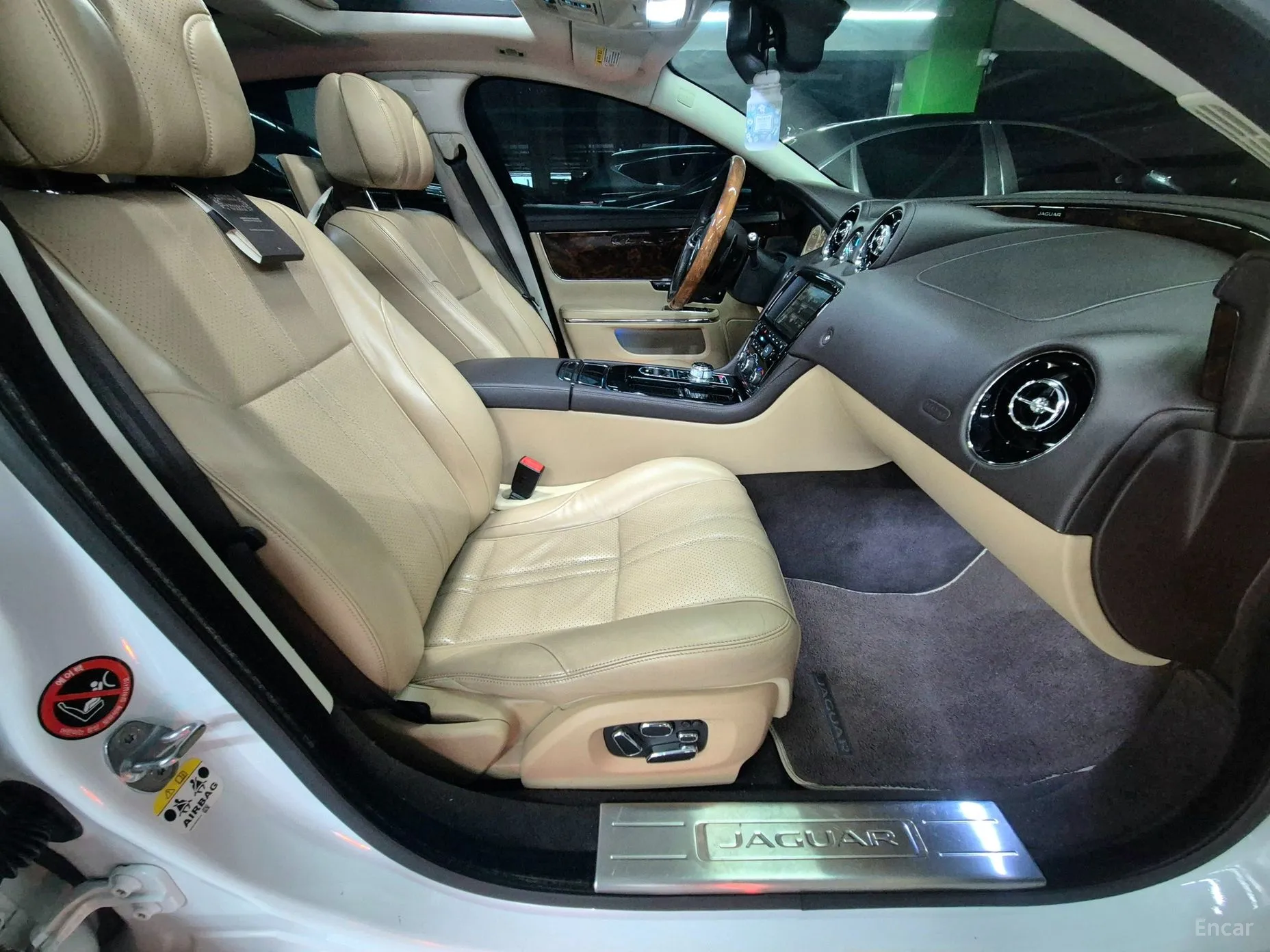 Jaguar All New XJ превью 10