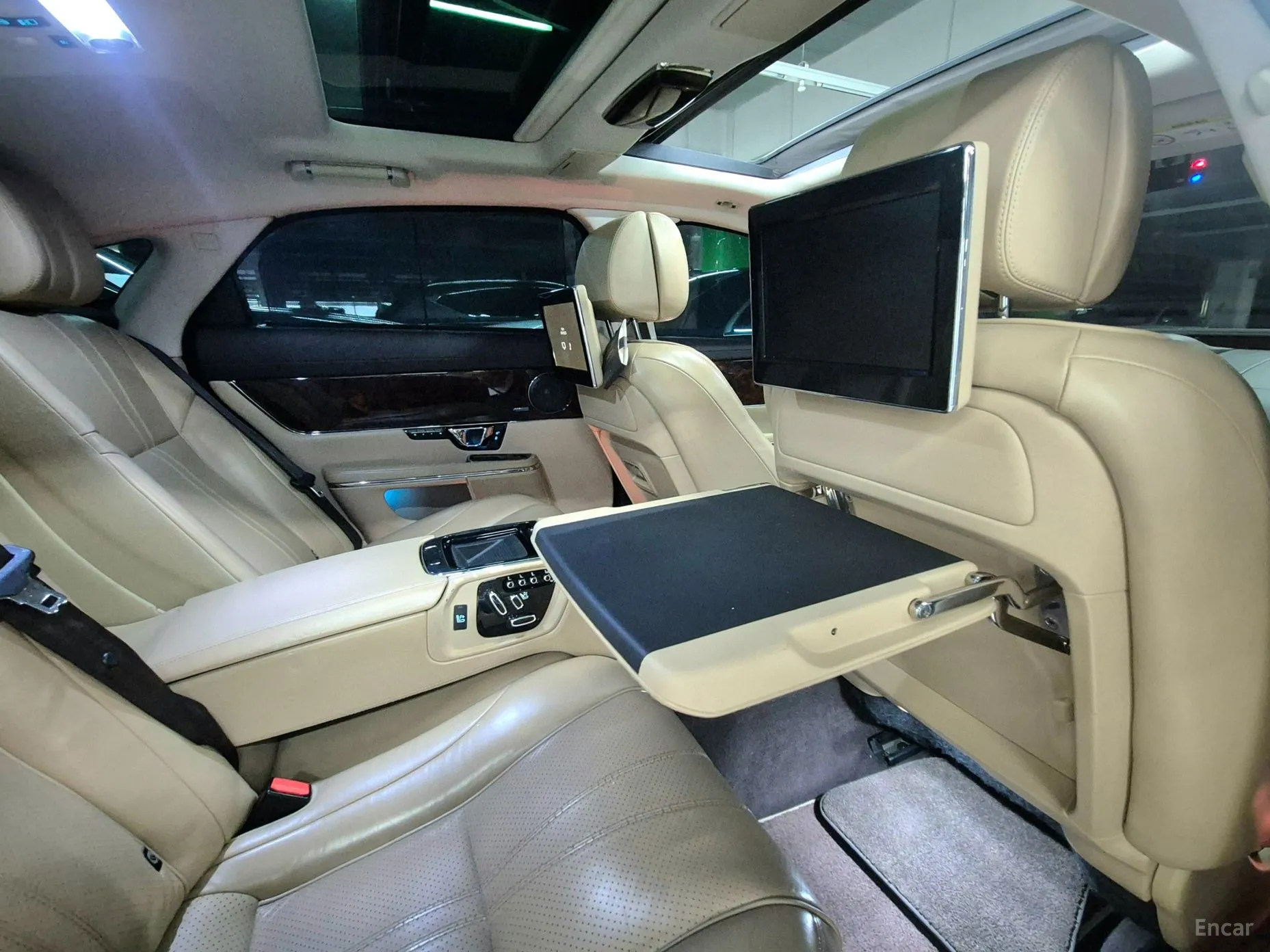 Jaguar All New XJ превью 13