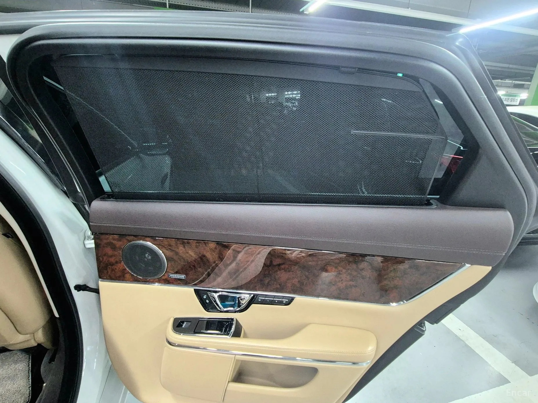 Jaguar All New XJ превью 14