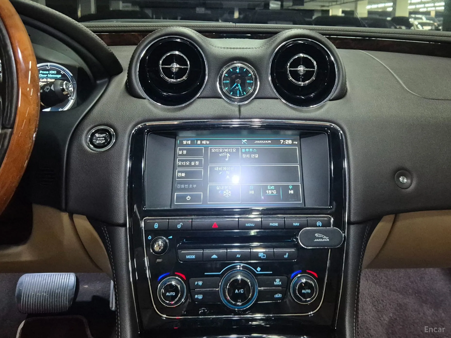 Jaguar All New XJ превью 7