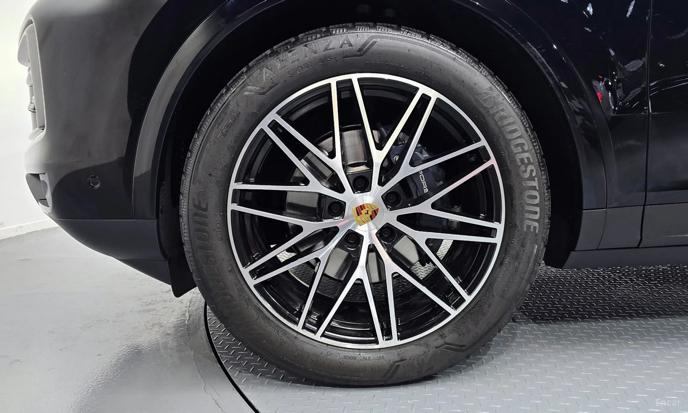 Porsche Cayenne (PO536) превью 5