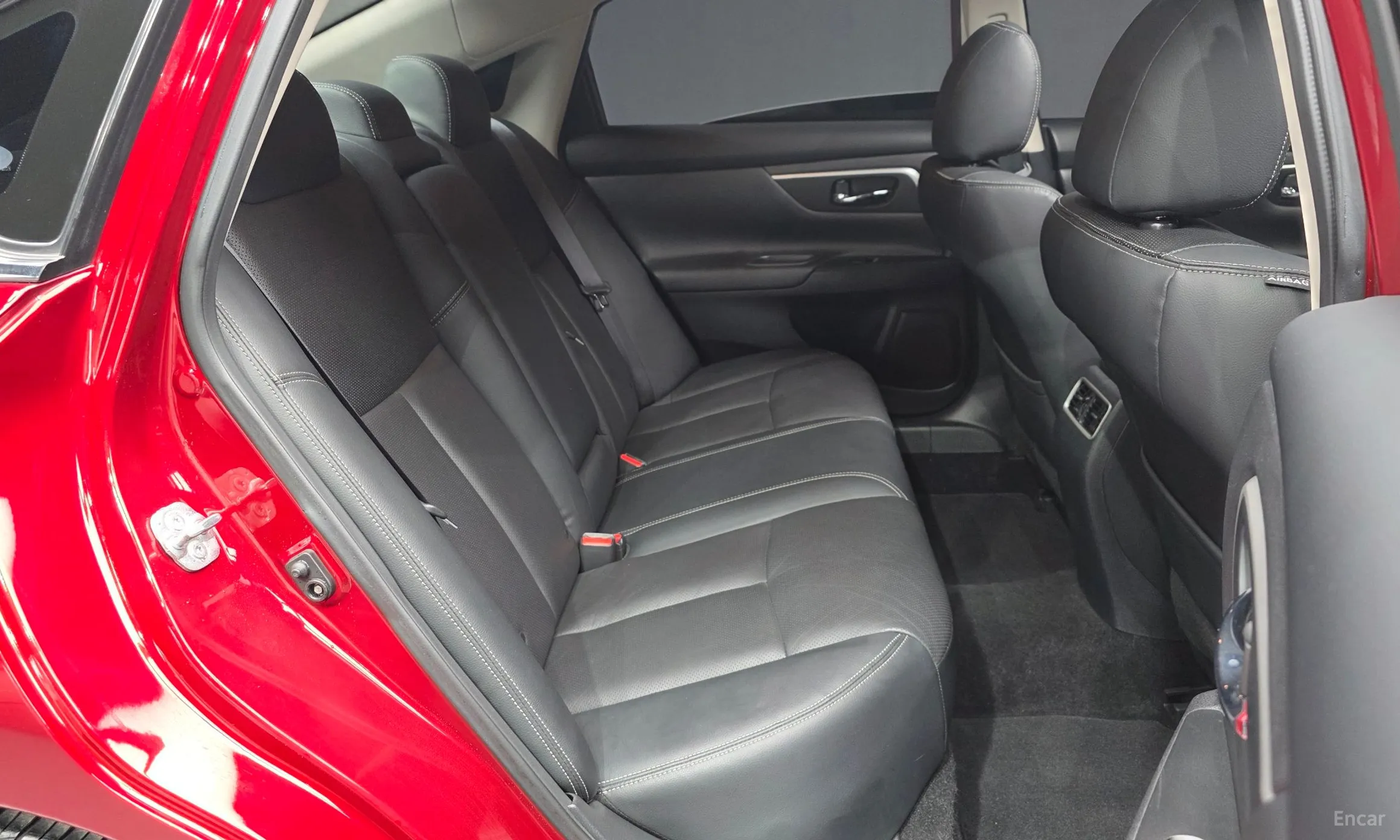 Nissan Altima превью 12