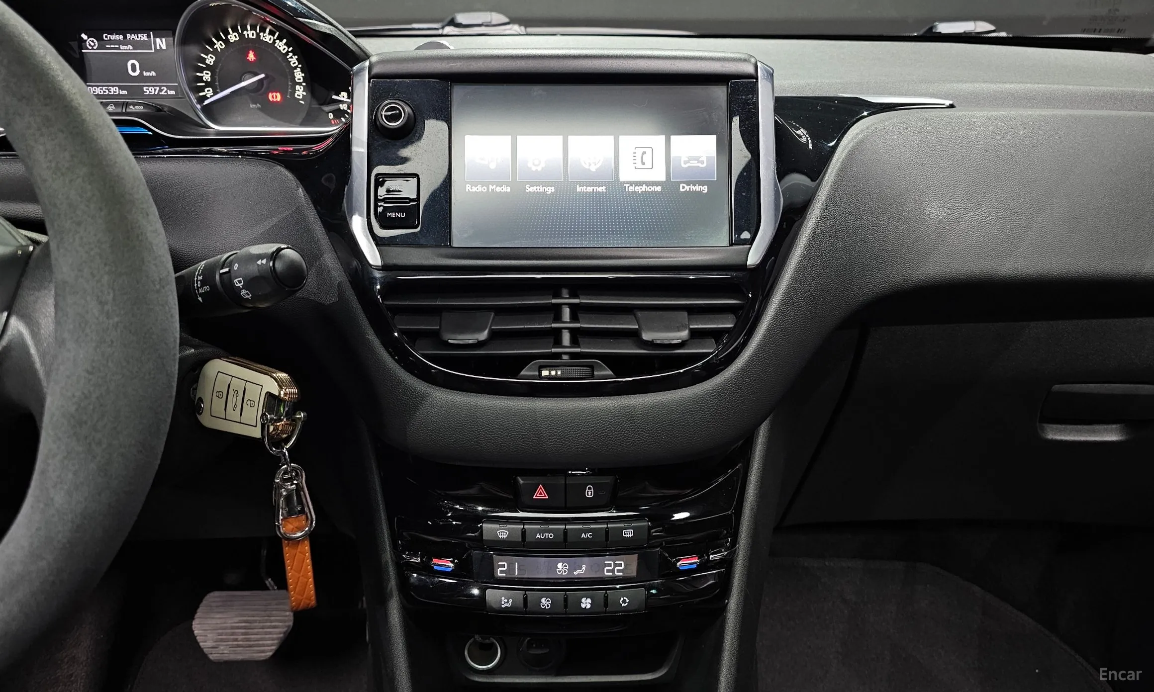 Peugeot 208 превью 14