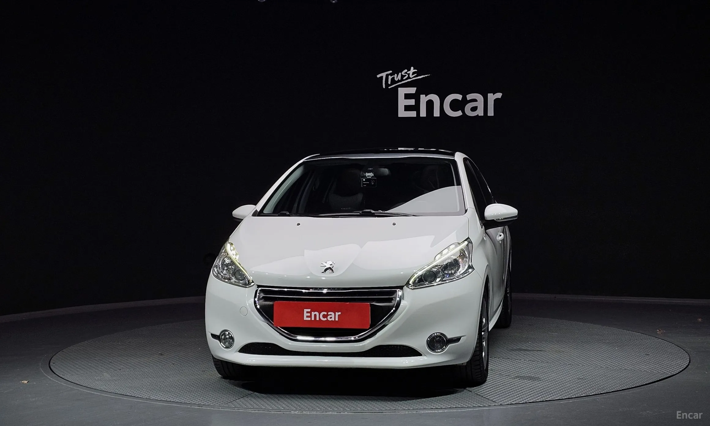 Peugeot 208 превью 3