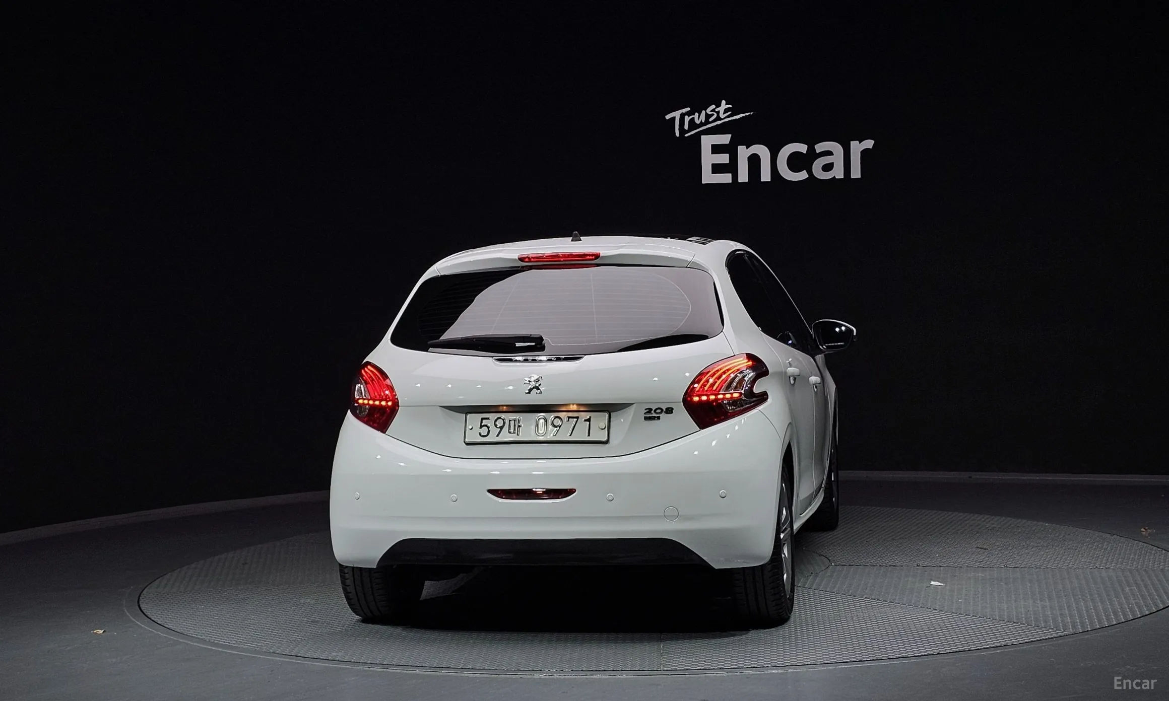 Peugeot 208 превью 4