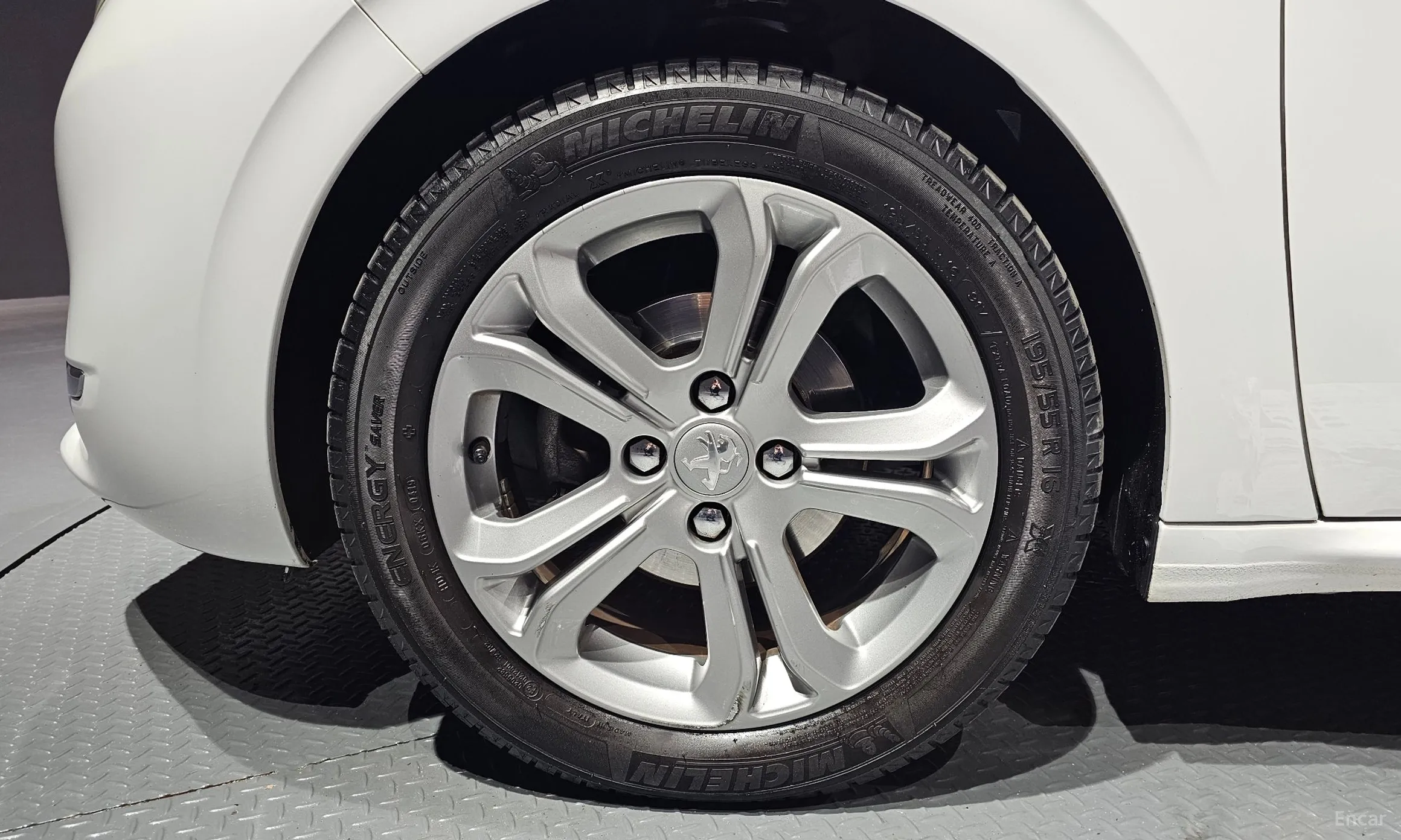 Peugeot 208 превью 5