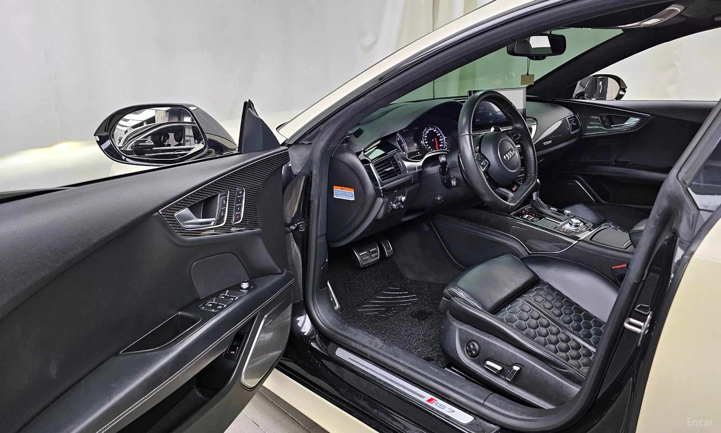 Audi RS7 превью 10