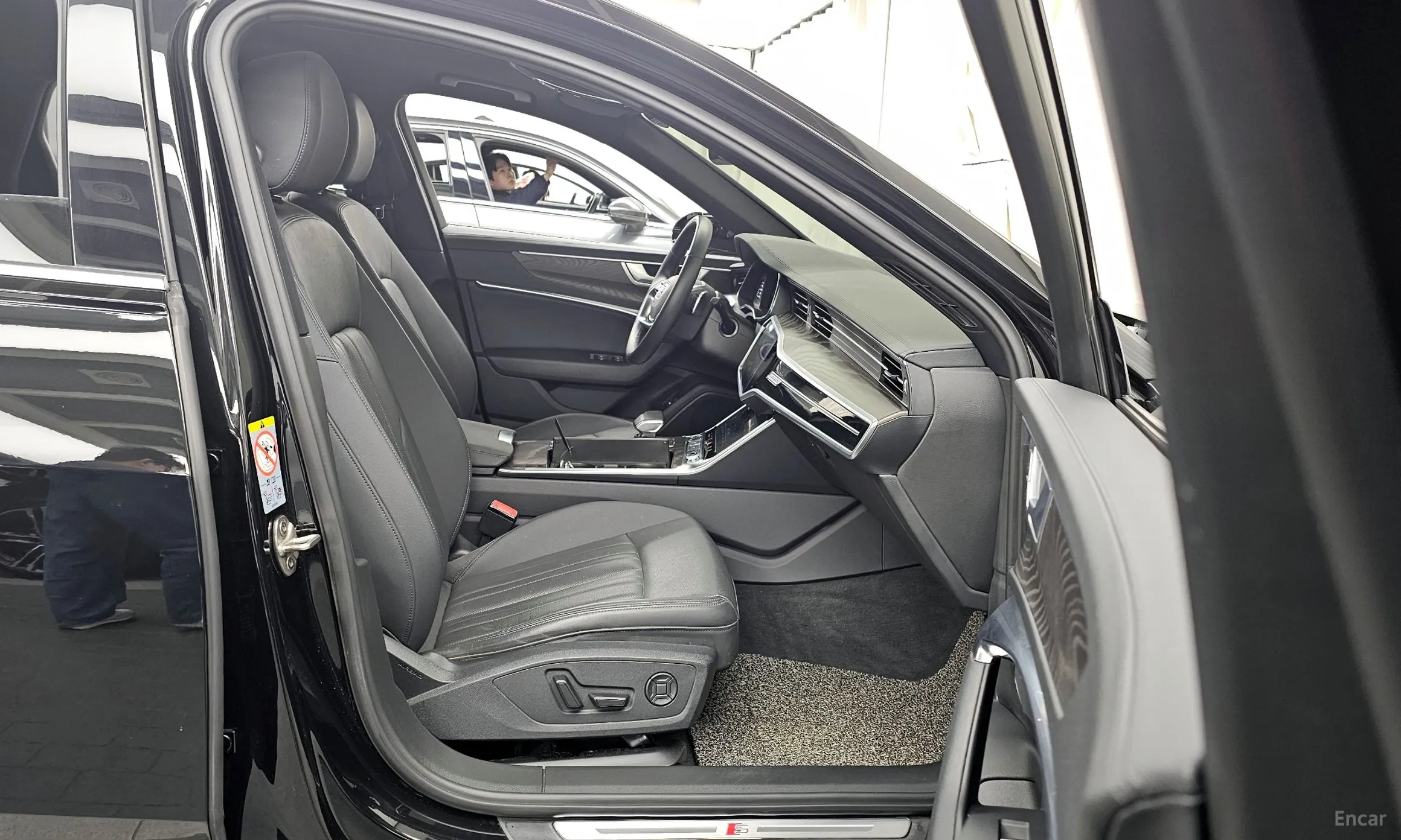 Audi A6 (C8) превью 11