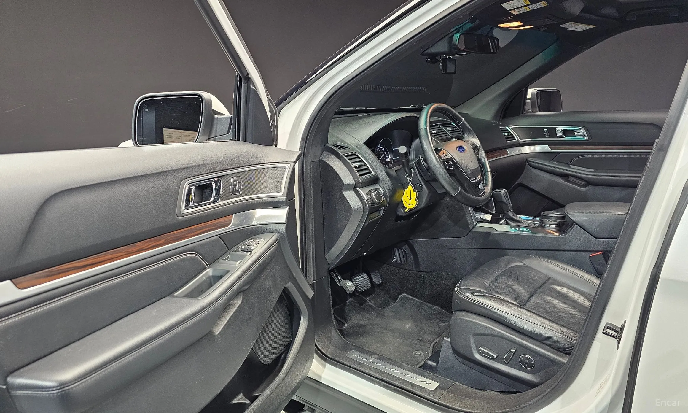 Ford Explorer превью 11