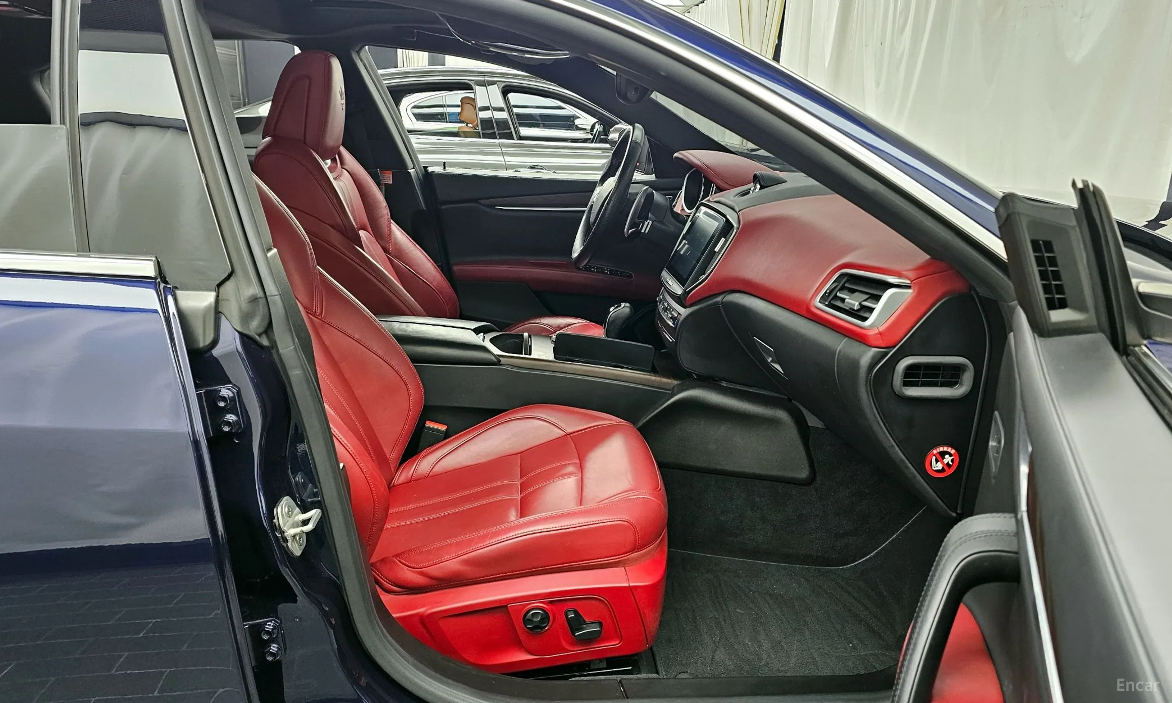 Maserati Ghibli превью 11