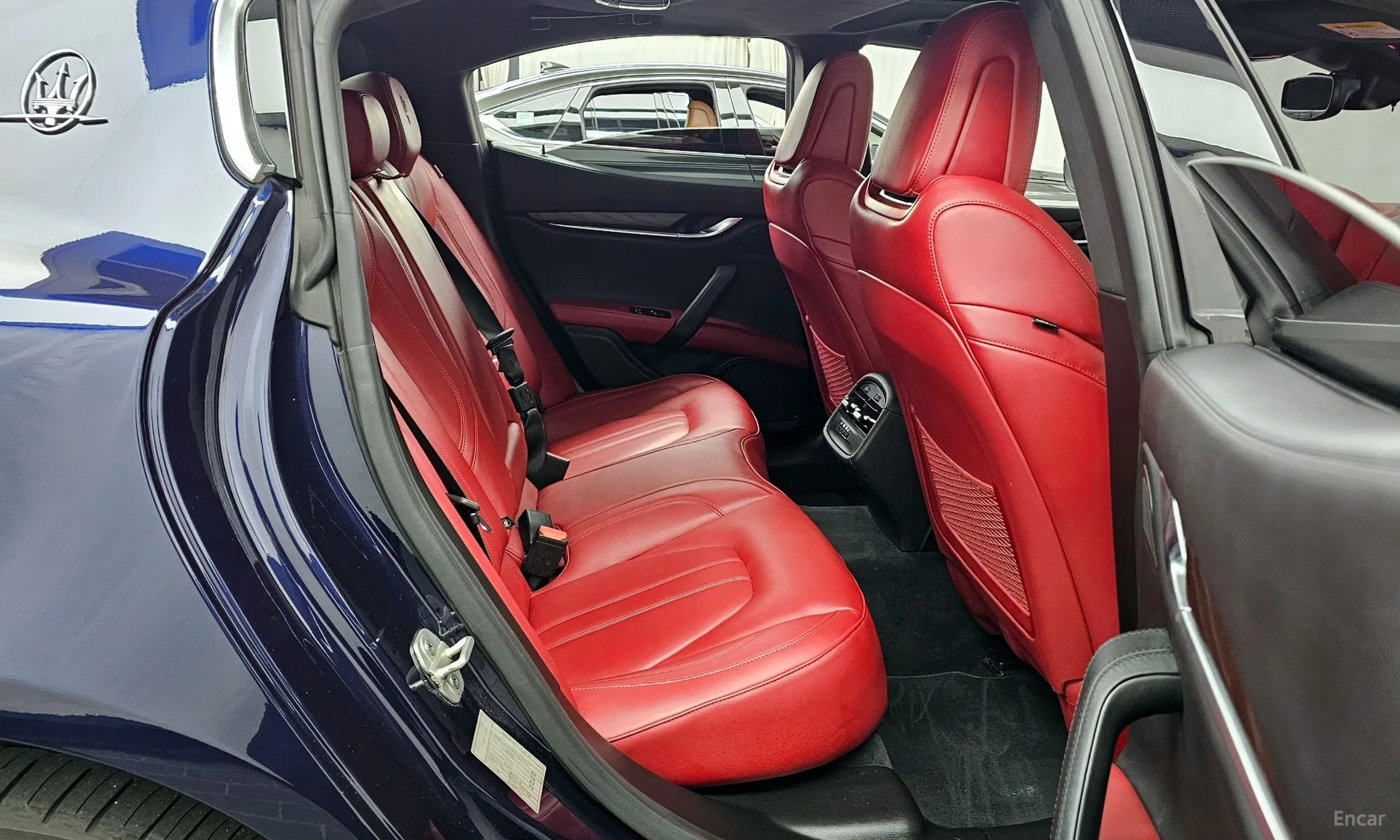 Maserati Ghibli превью 12