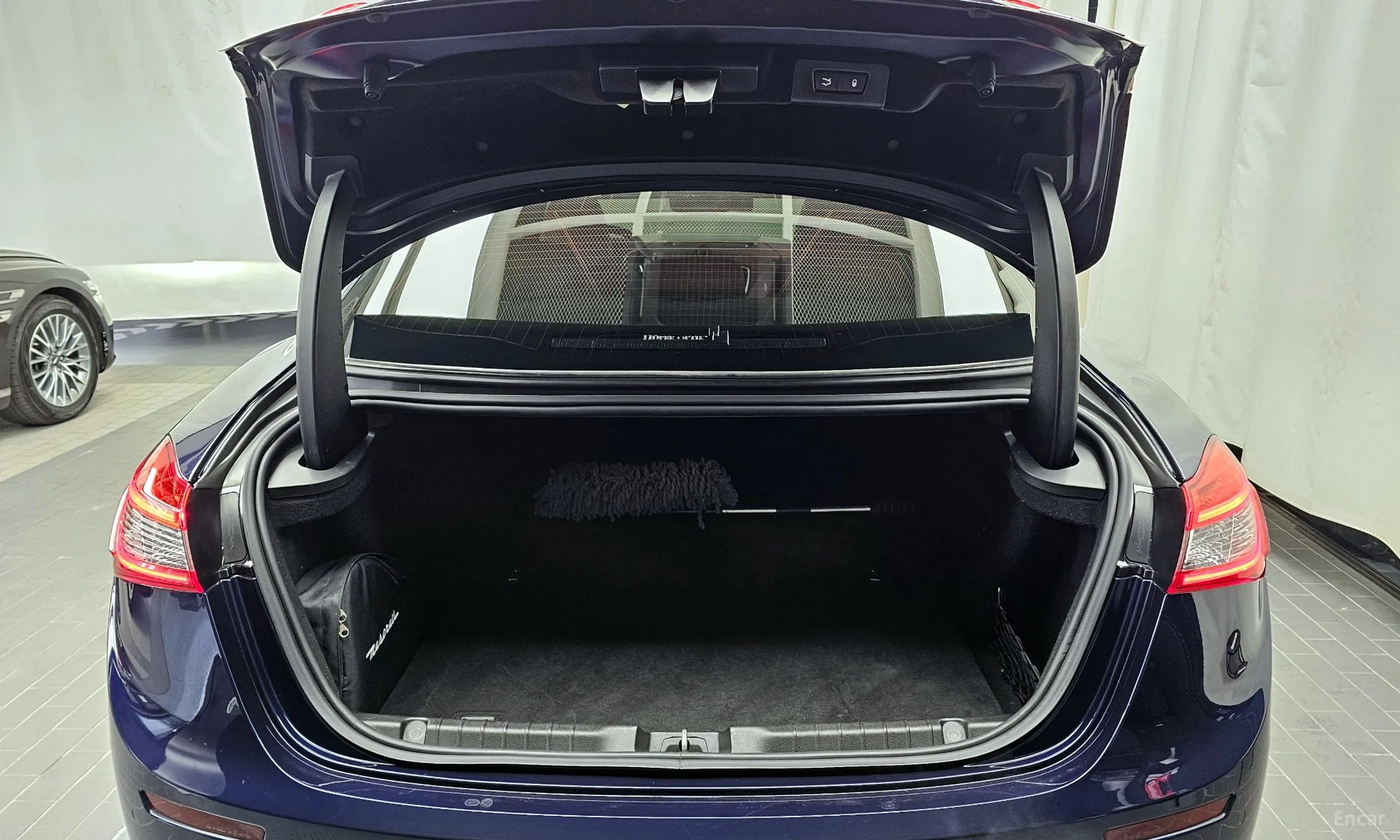 Maserati Ghibli превью 20