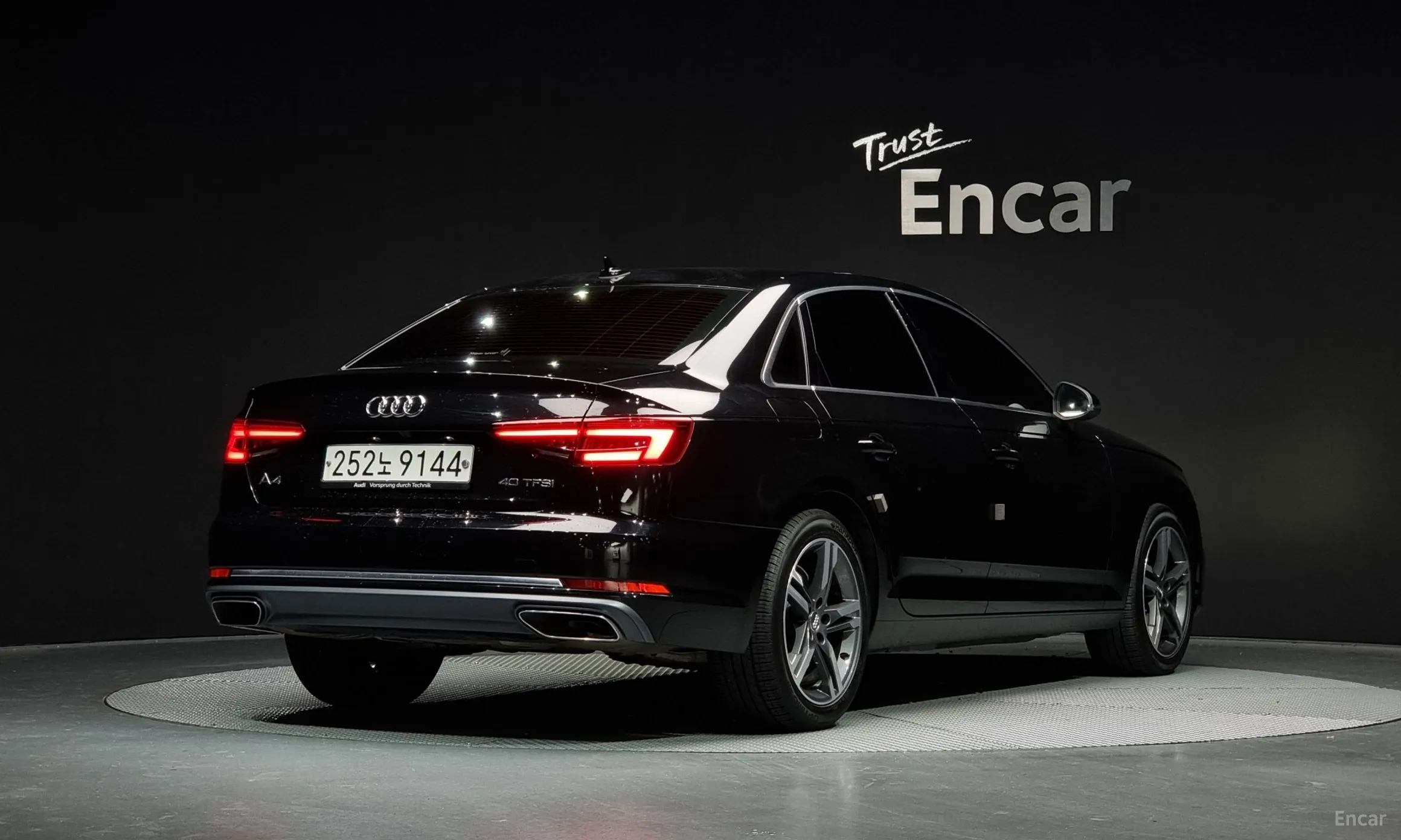 Audi A4 (B9)