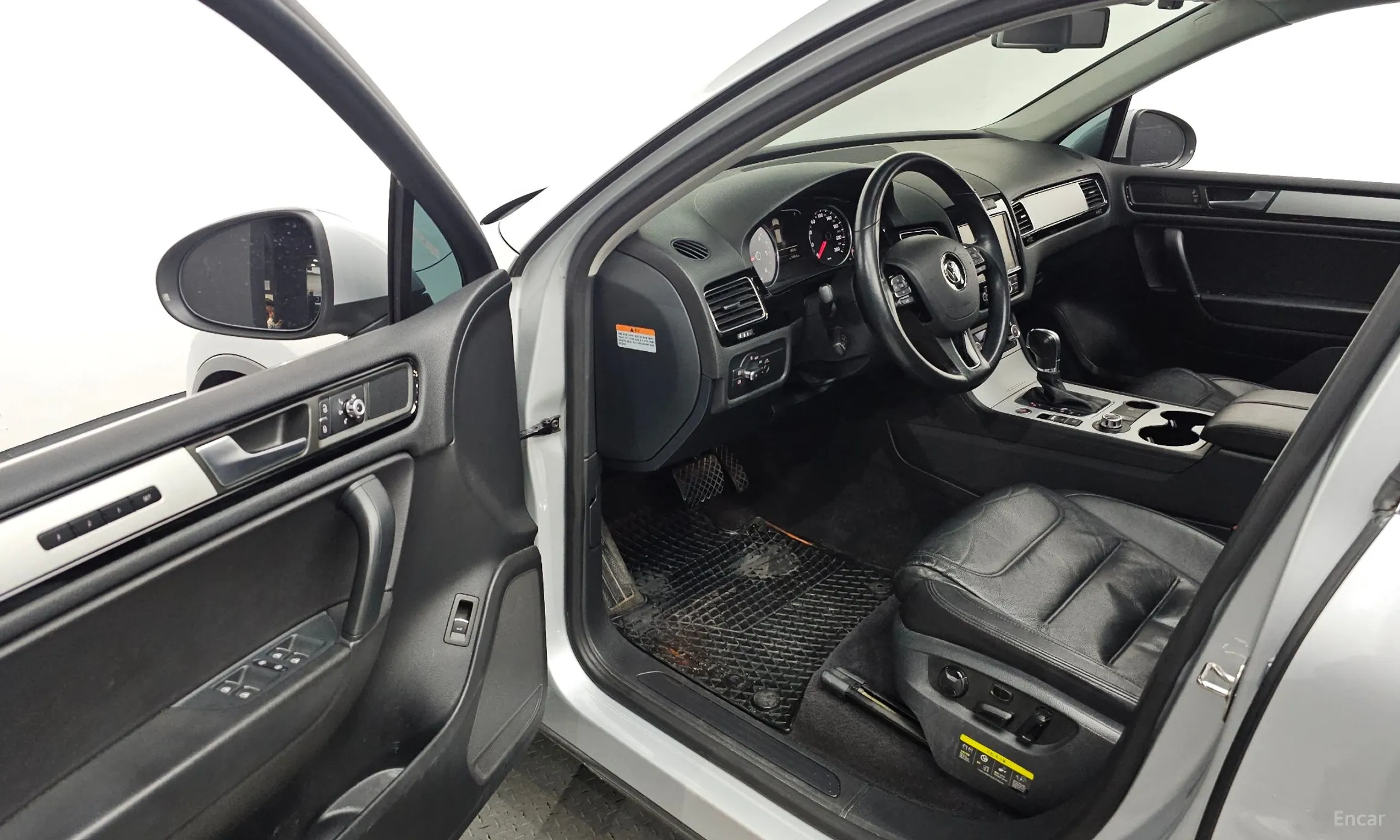 Volkswagen New Touareg превью 10