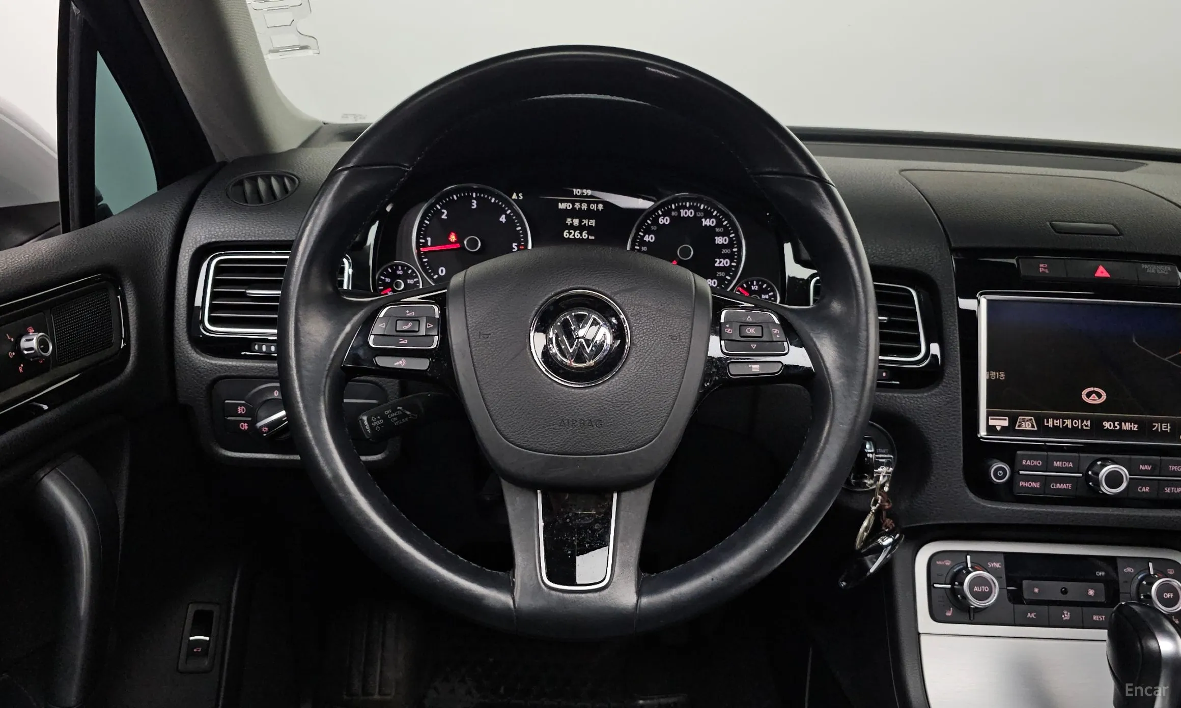 Volkswagen New Touareg превью 15