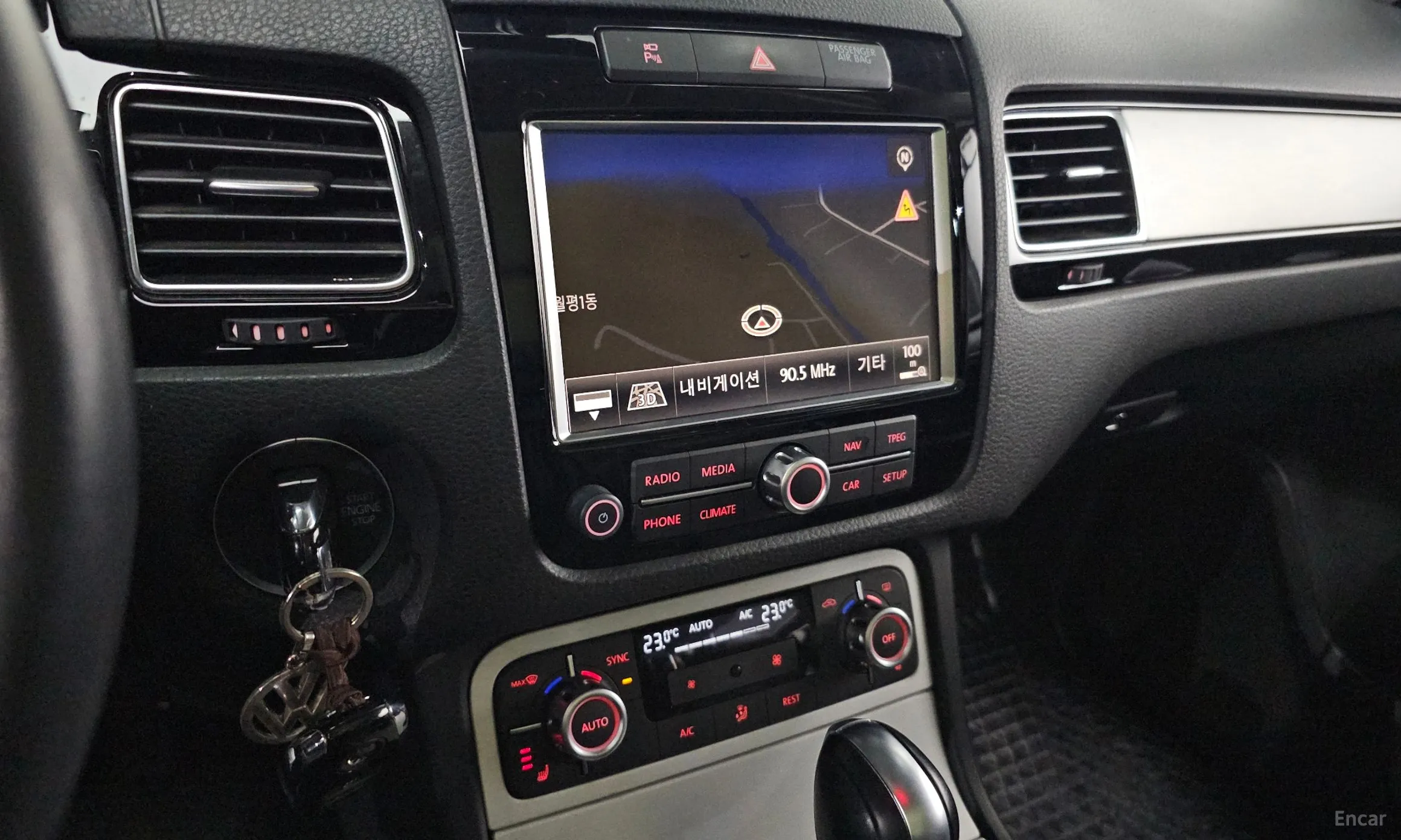 Volkswagen New Touareg превью 16