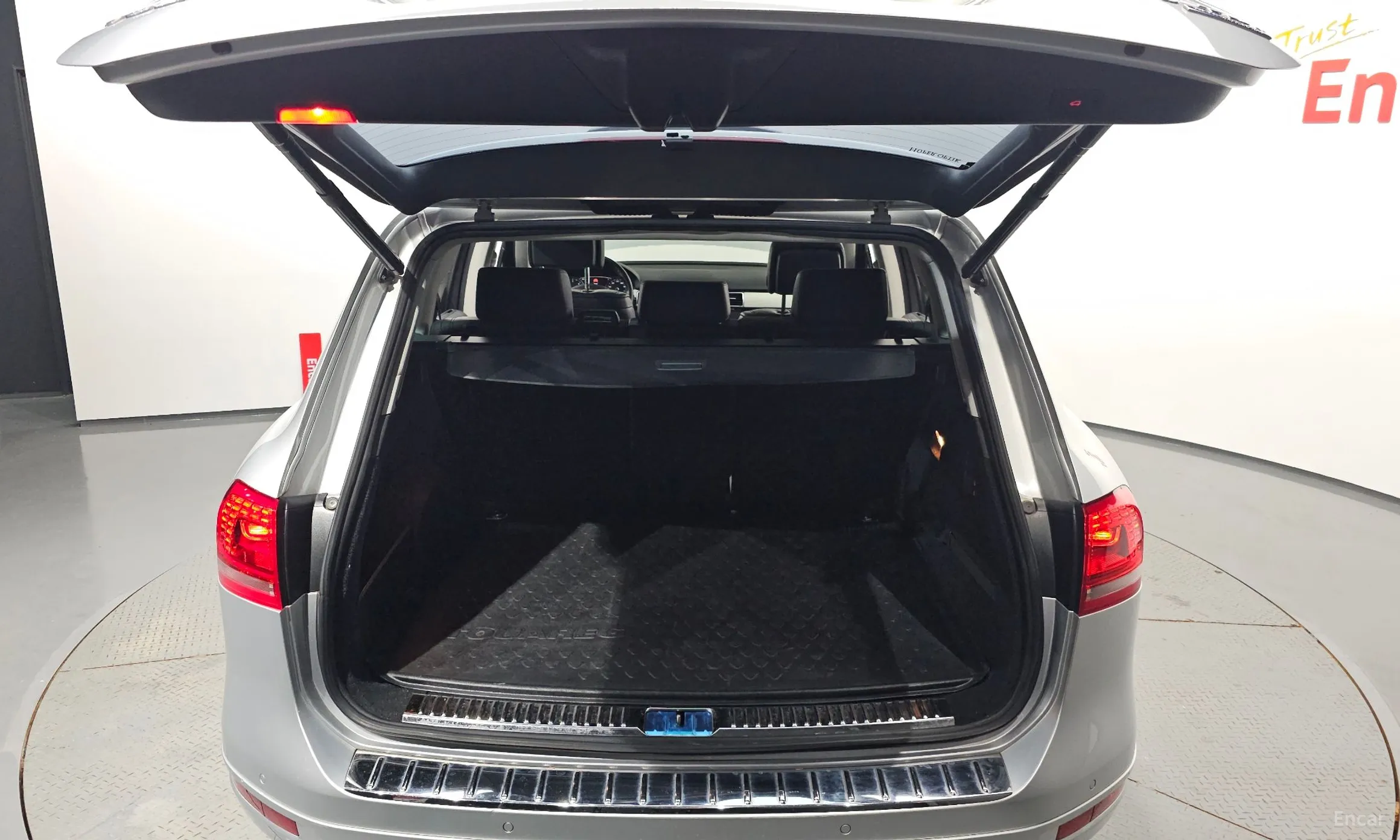 Volkswagen New Touareg превью 20