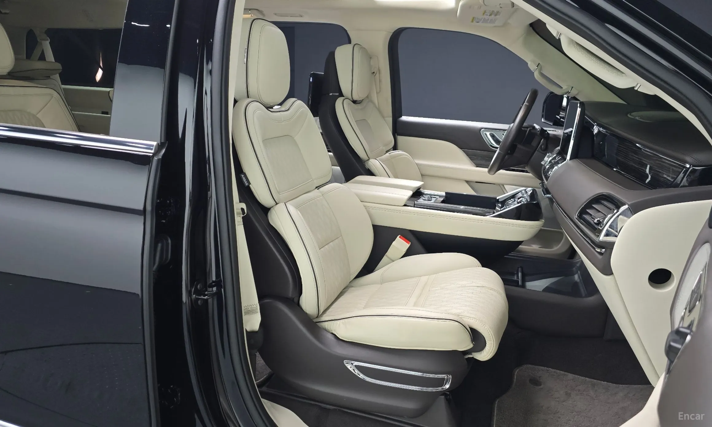 Lincoln Navigator 4th generation превью 10